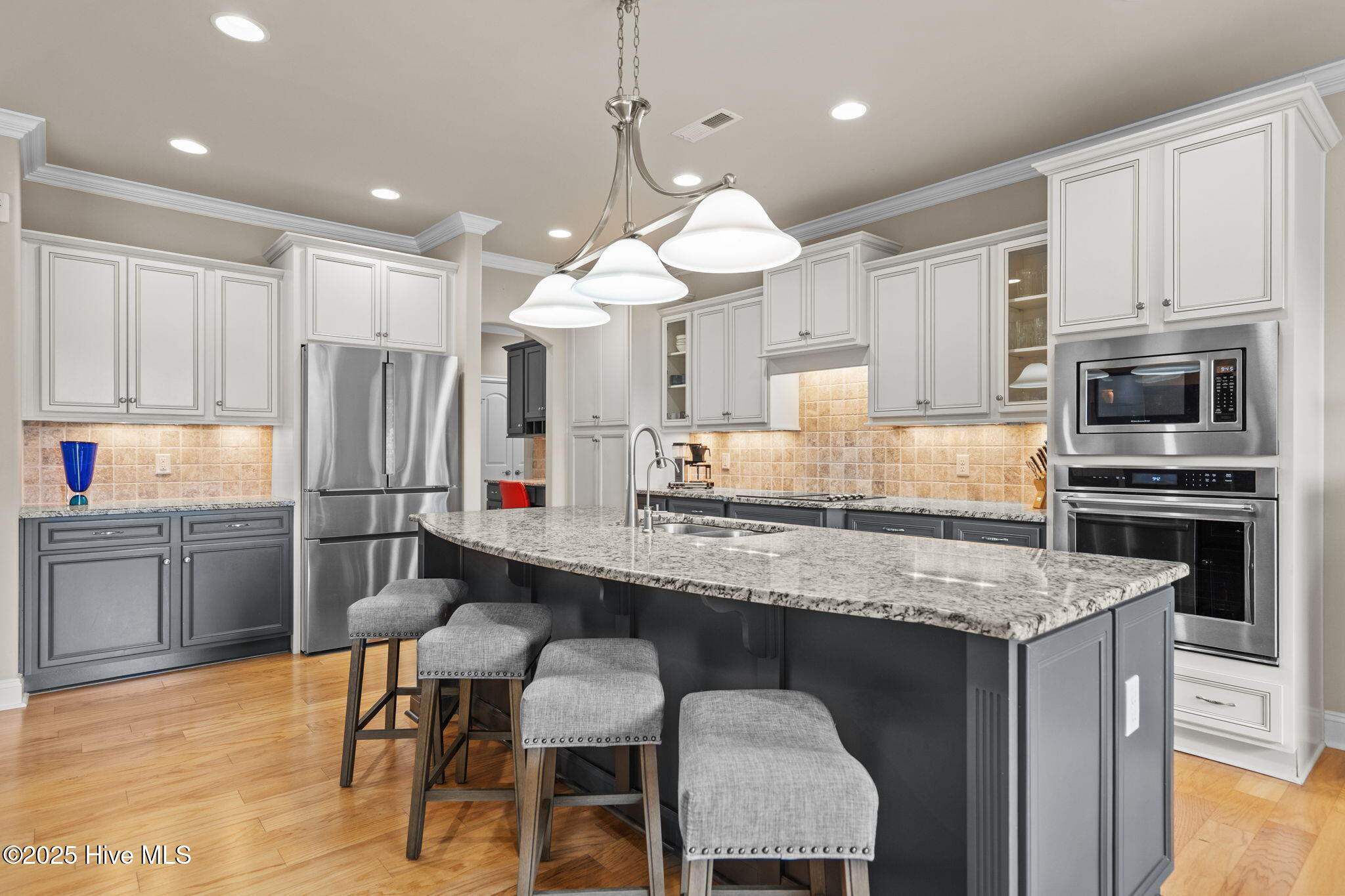 100530735 | Photo 14