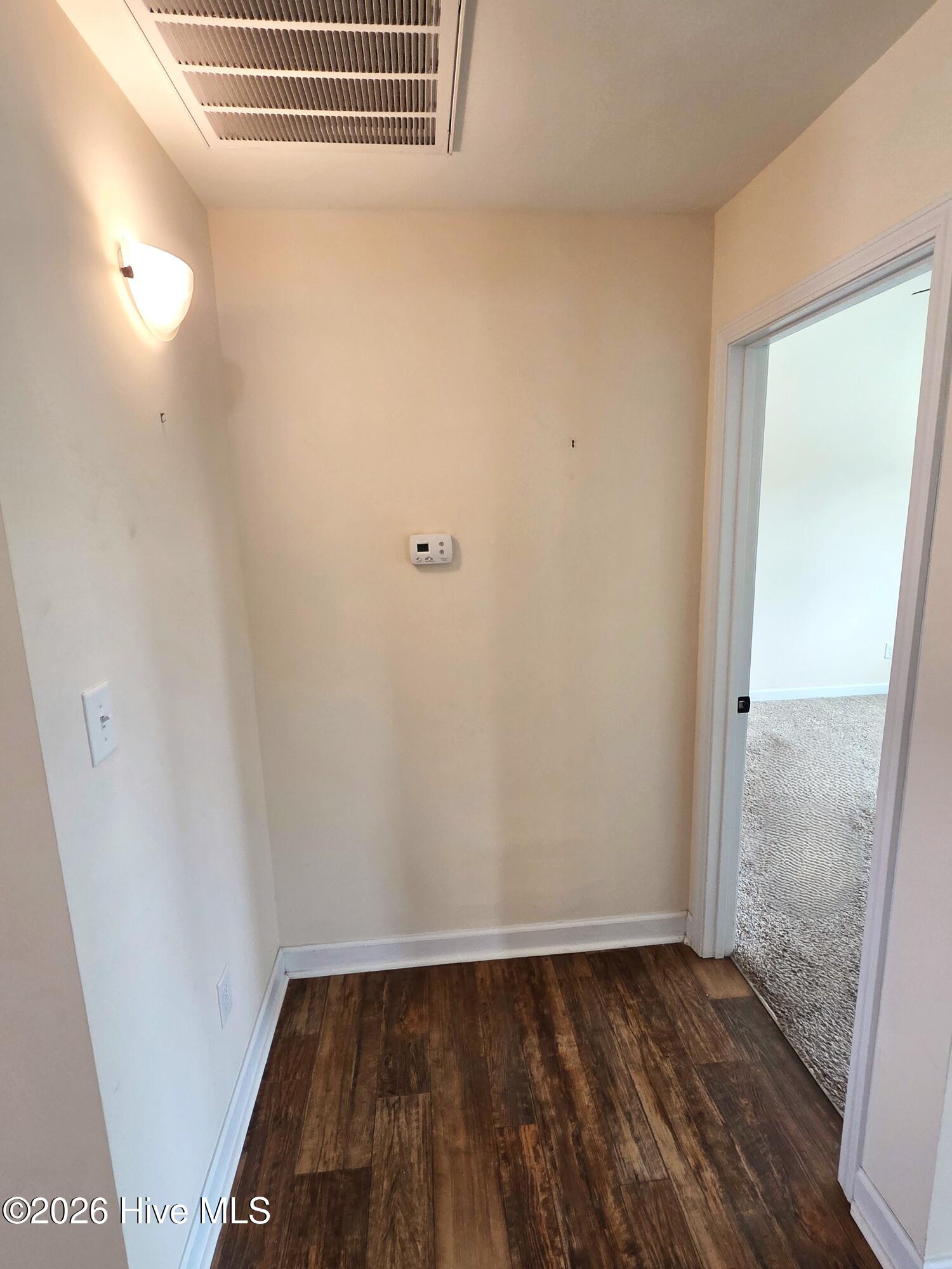 100527843 | Photo 31