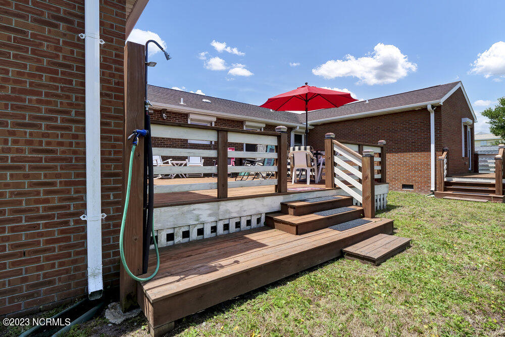 100489135 | Photo 23