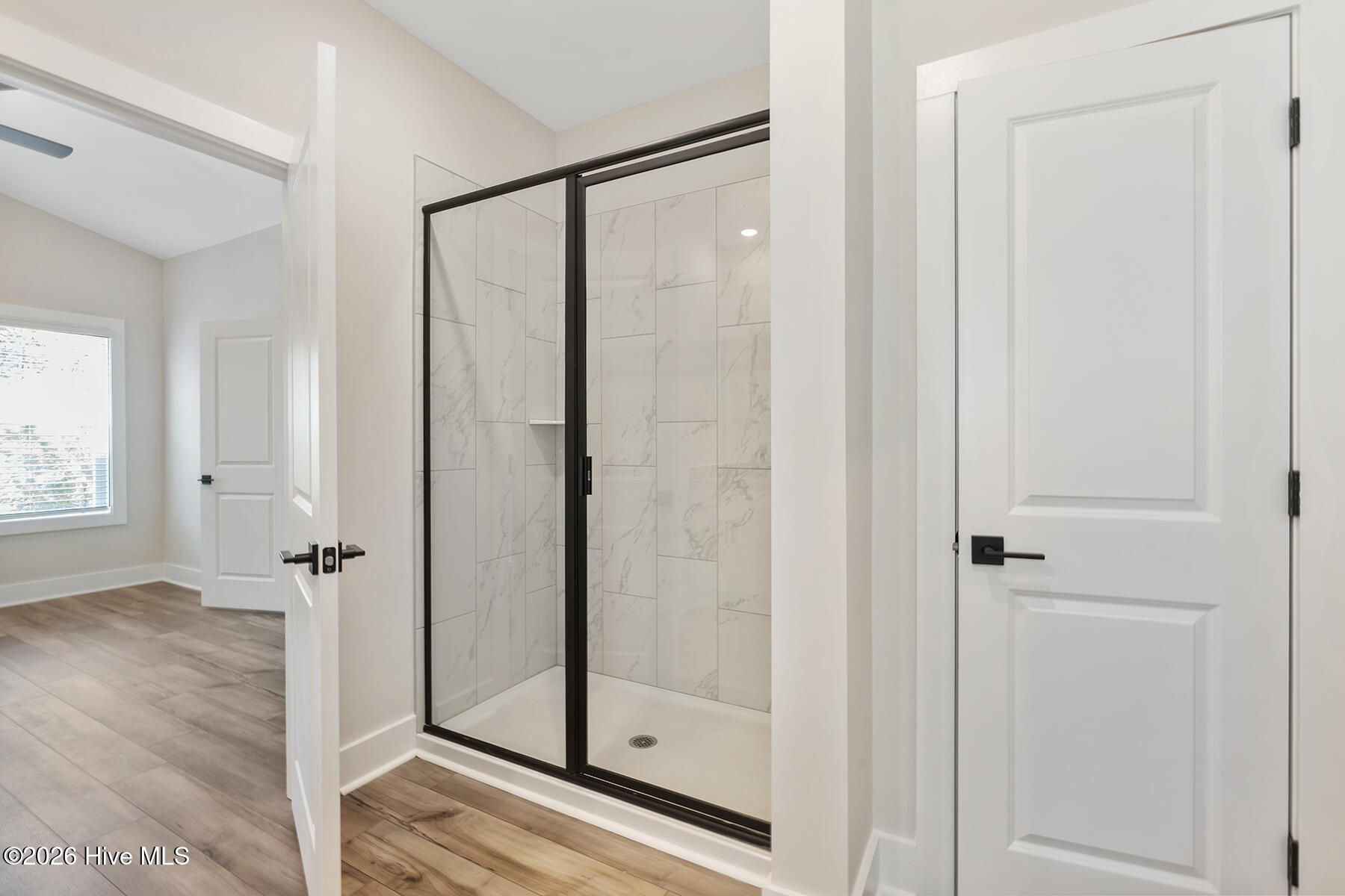 100570170 | Photo 12