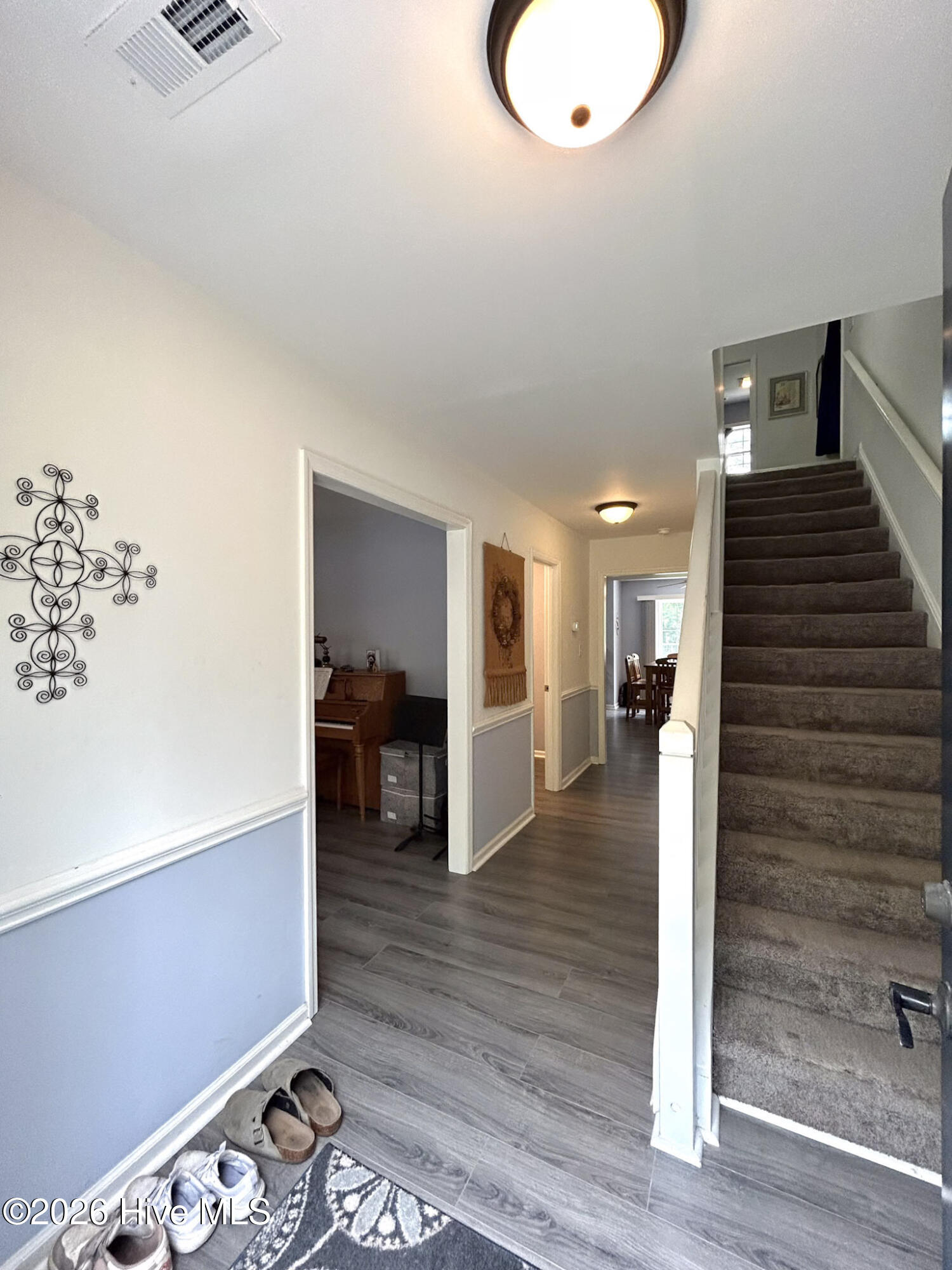 100570244 | Photo 25