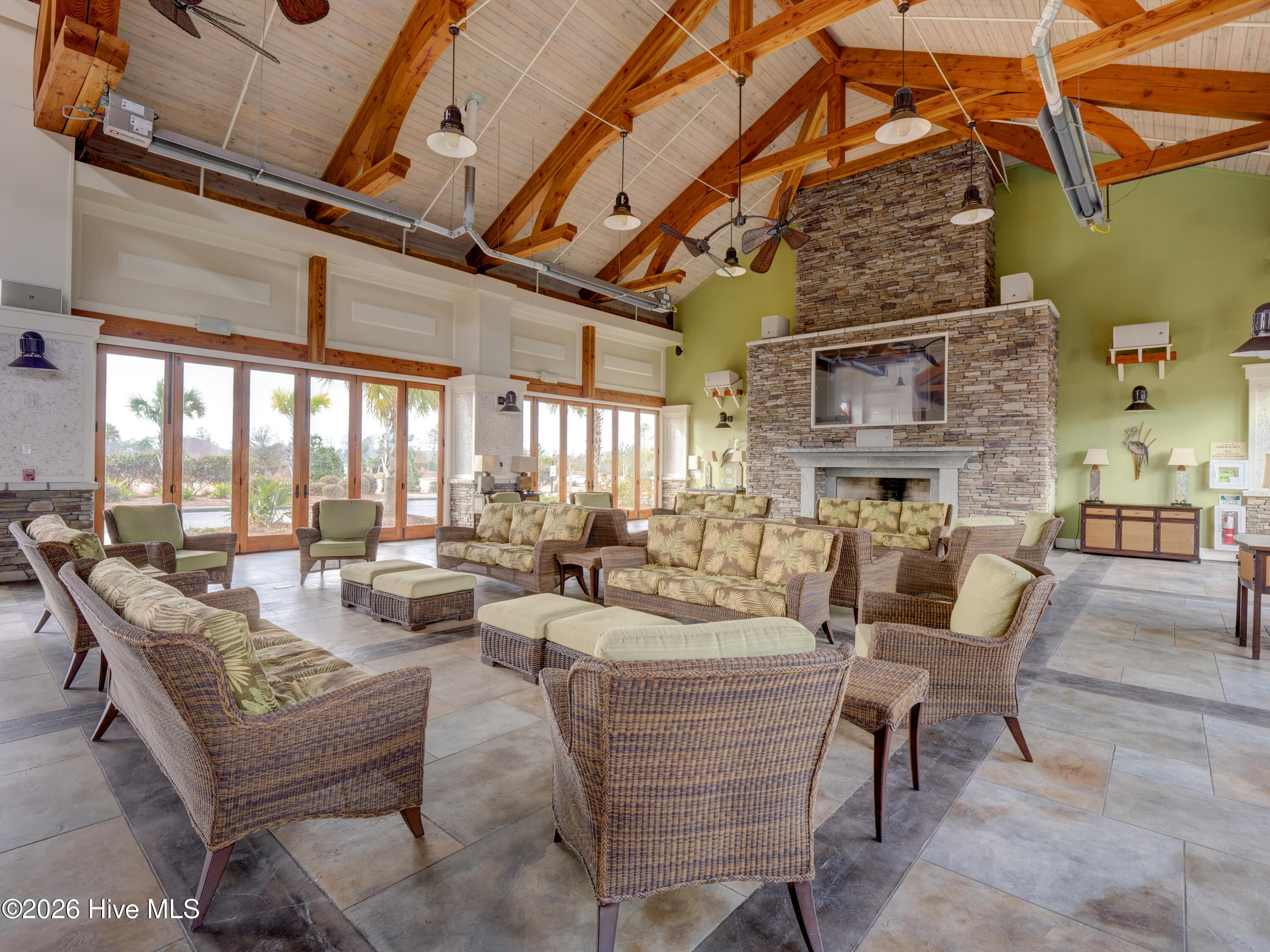 100554141 | Photo 49