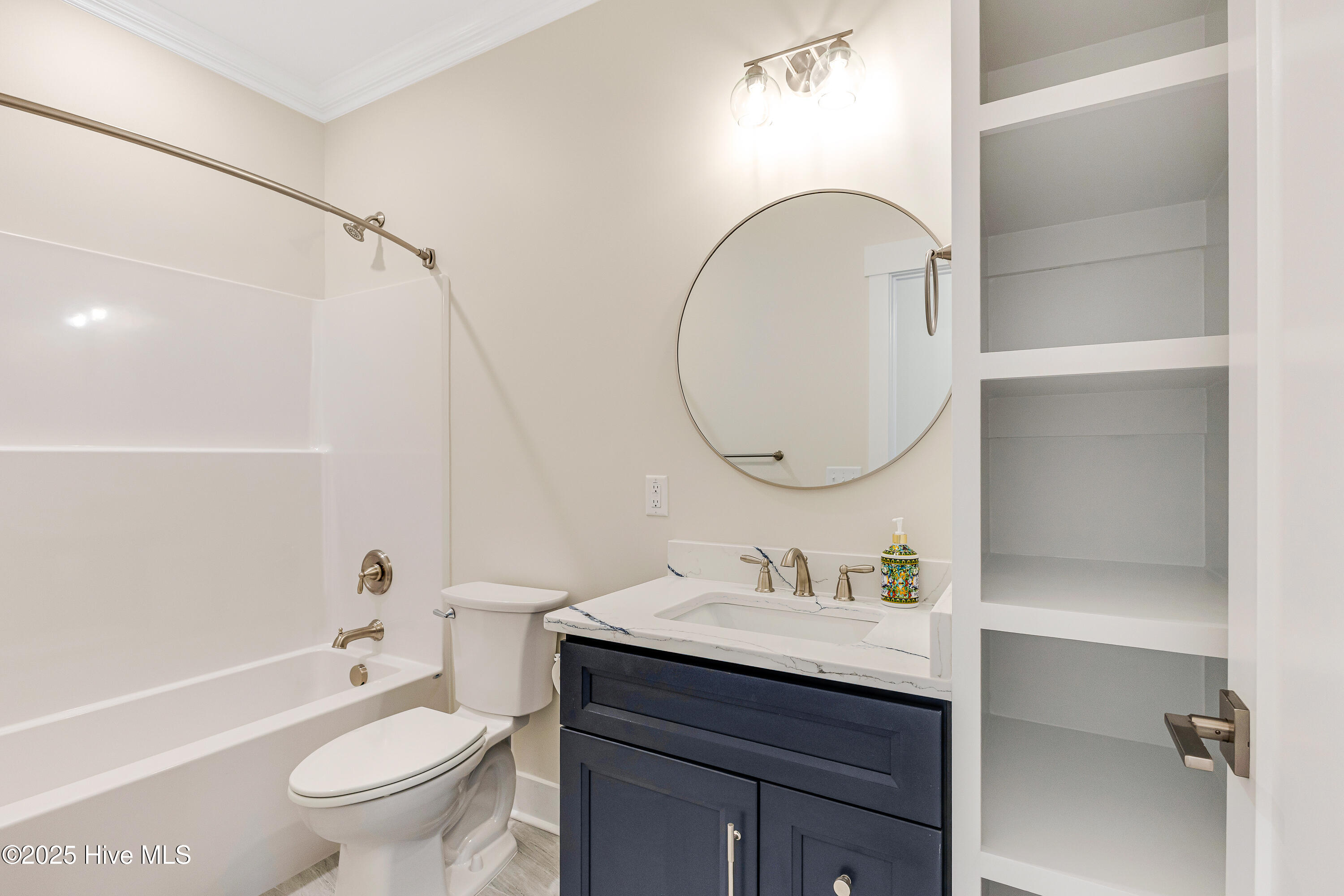 100533071 | Photo 24