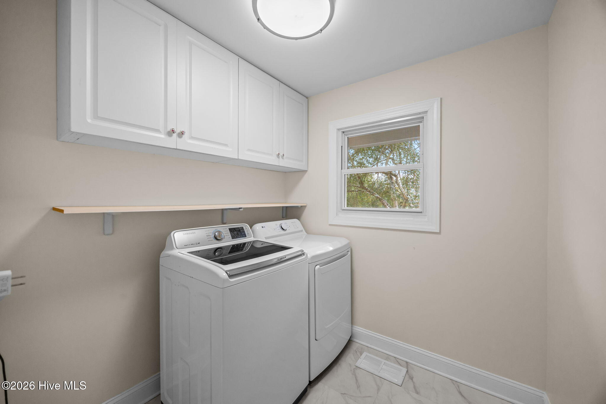 100557561 | Photo 14