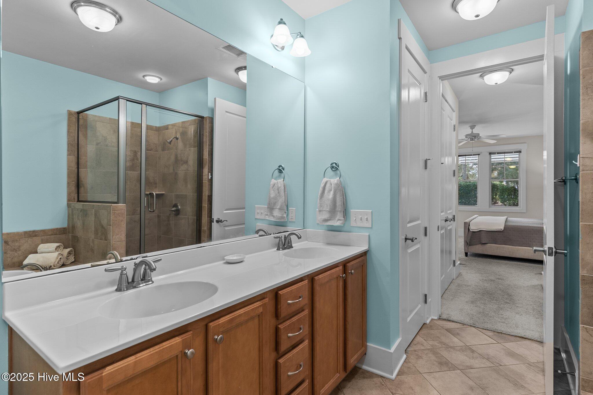 100542732 | Photo 30