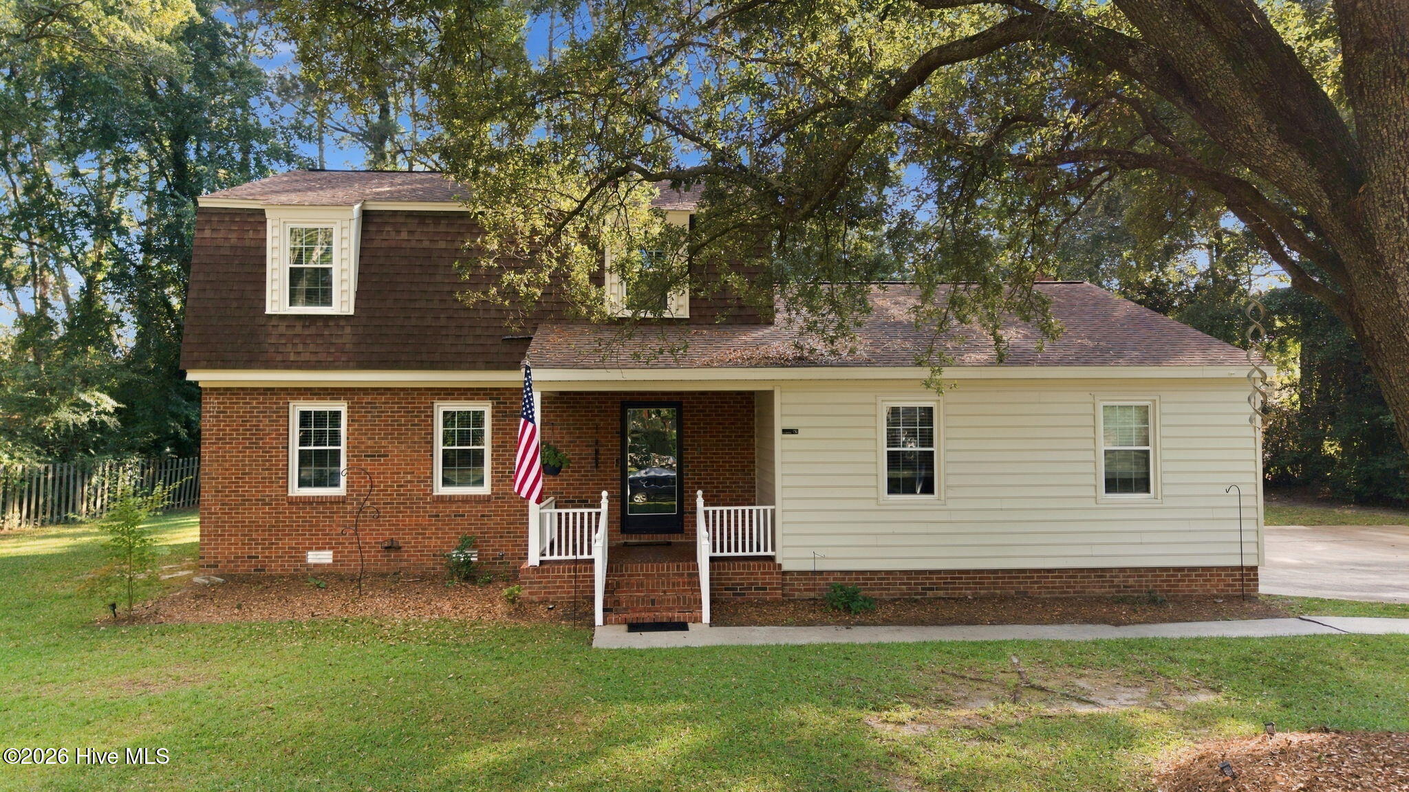 Photo 3 of Single family home for sale at 201 Evanswood Dr, Greenville, NC 27858 | MLS# 100605943 | Listing updated on 2026-10-05