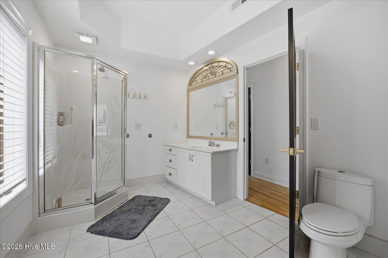 100569224 | Photo 26