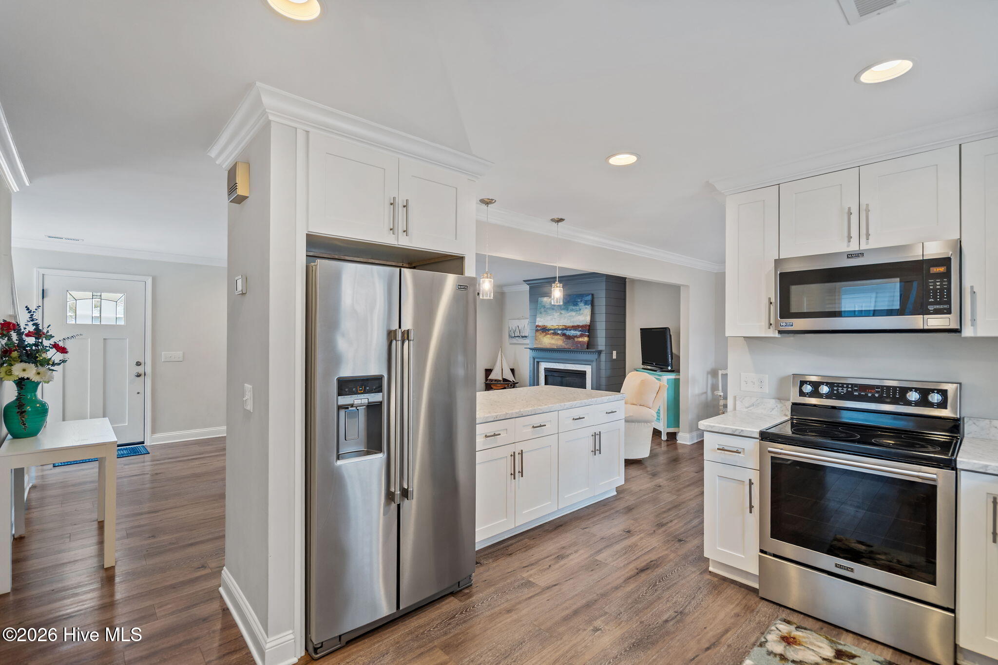 100558103 | Photo 16