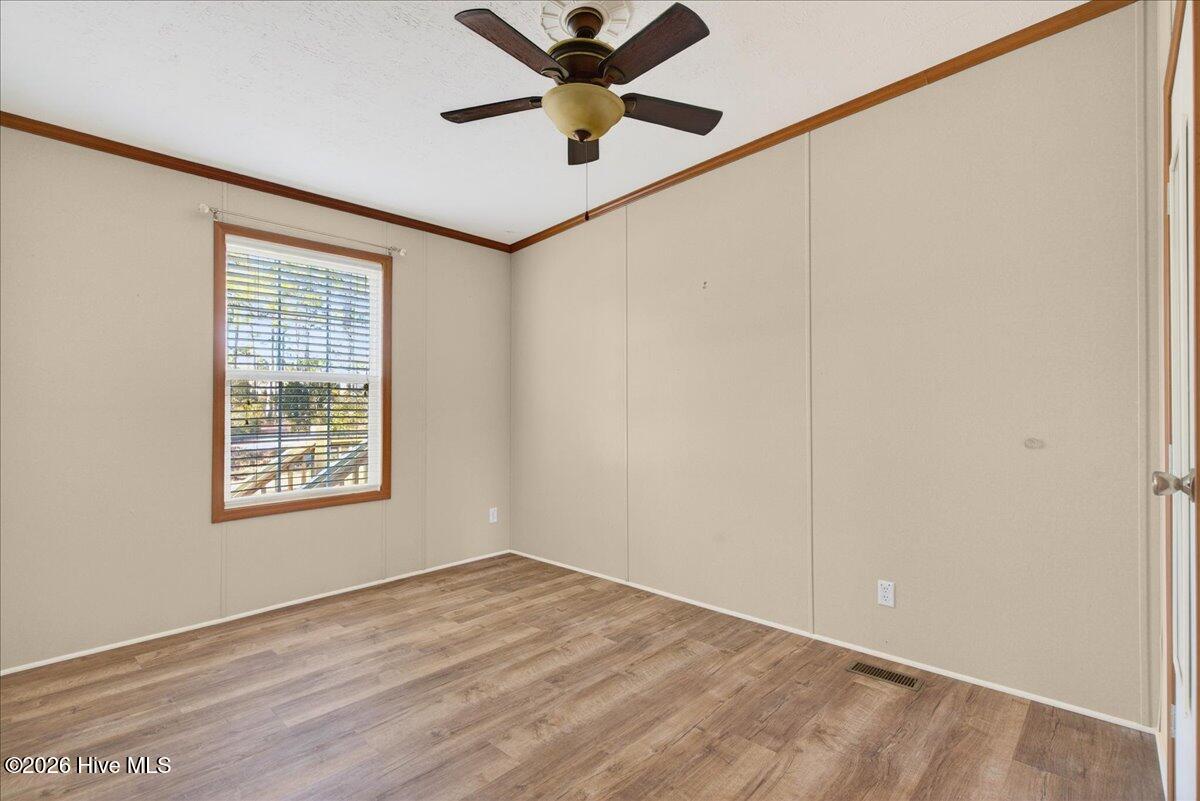 100553428 | Photo 36