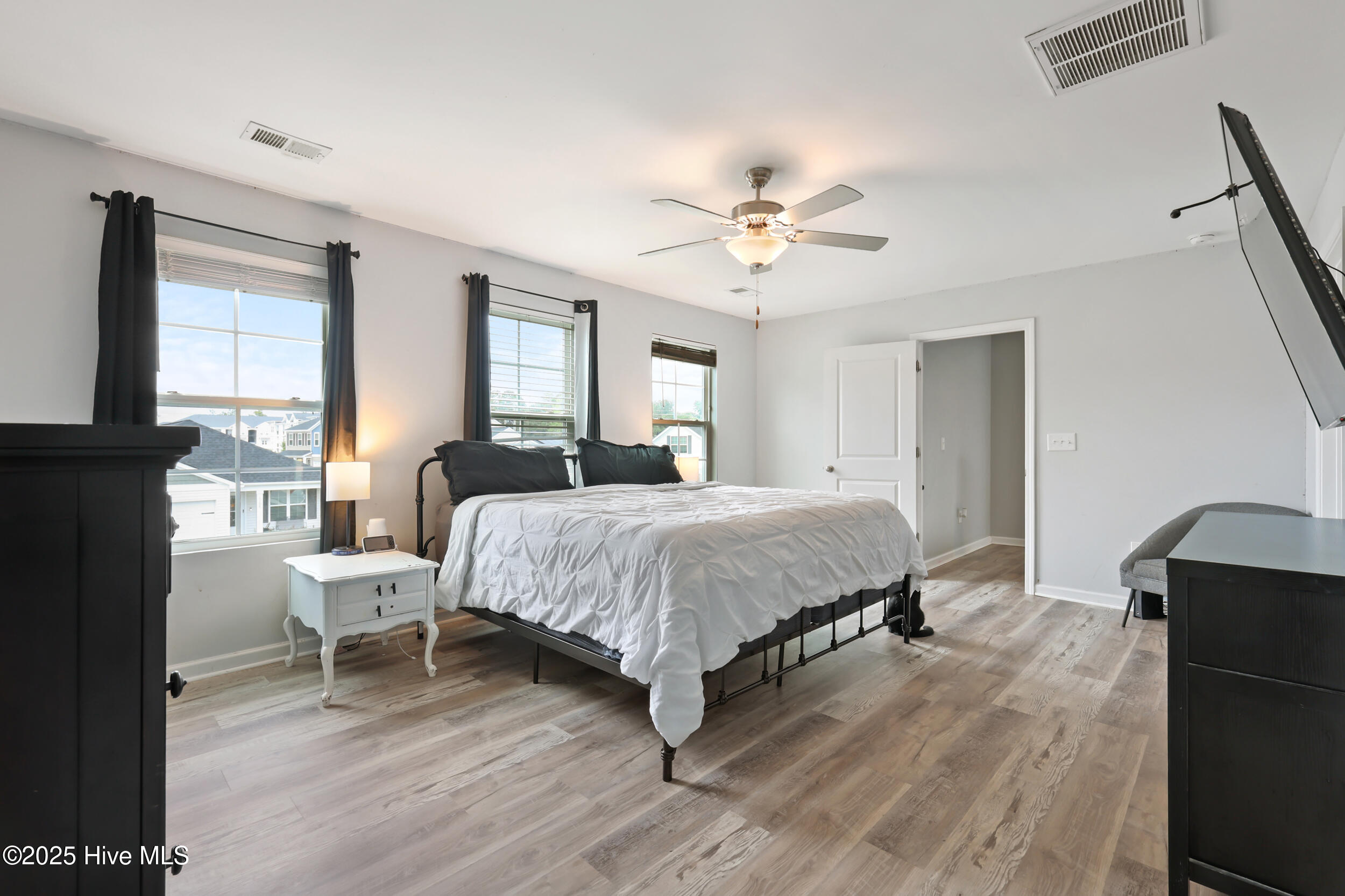 100554795 | Photo 13