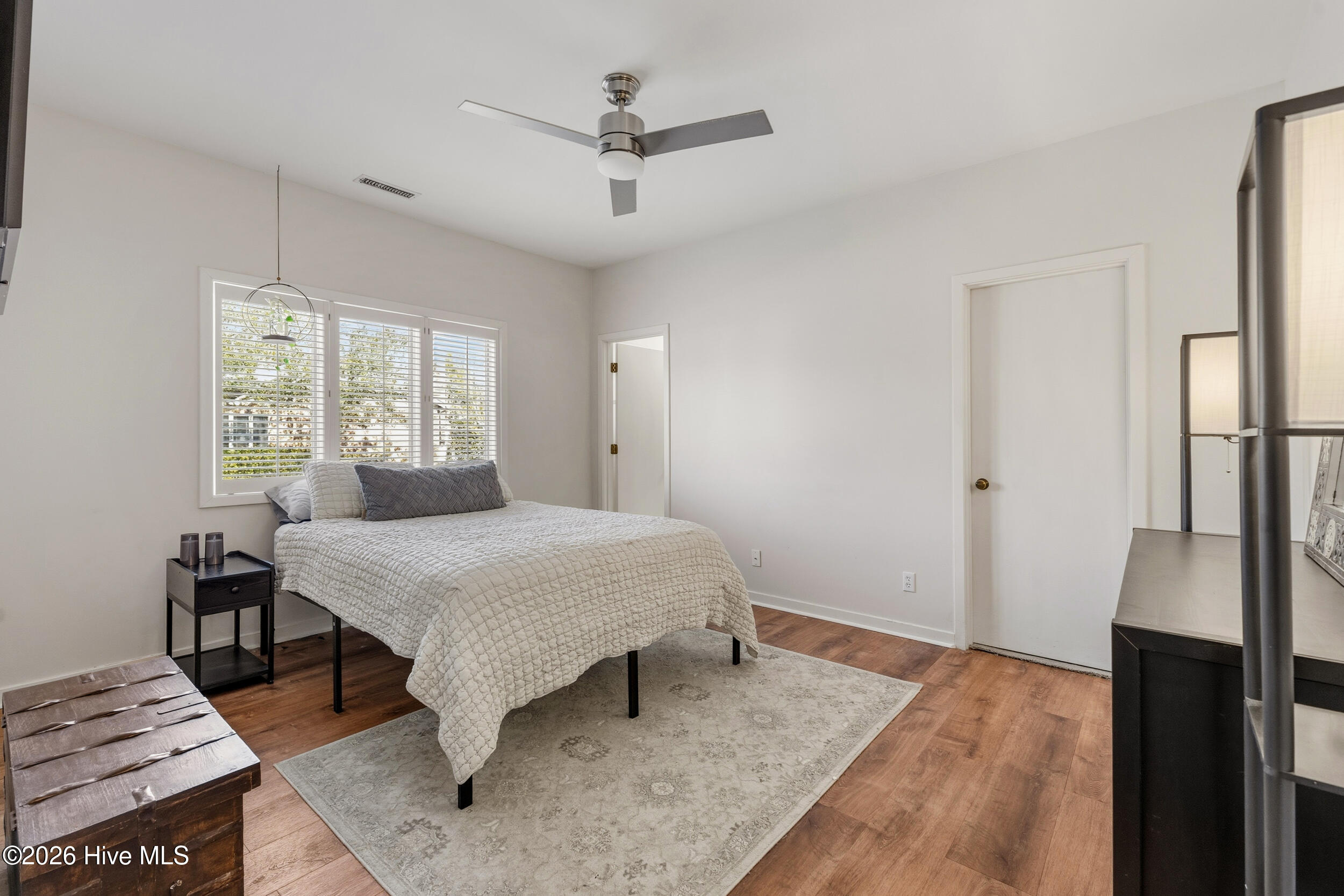 100554124 | Photo 14