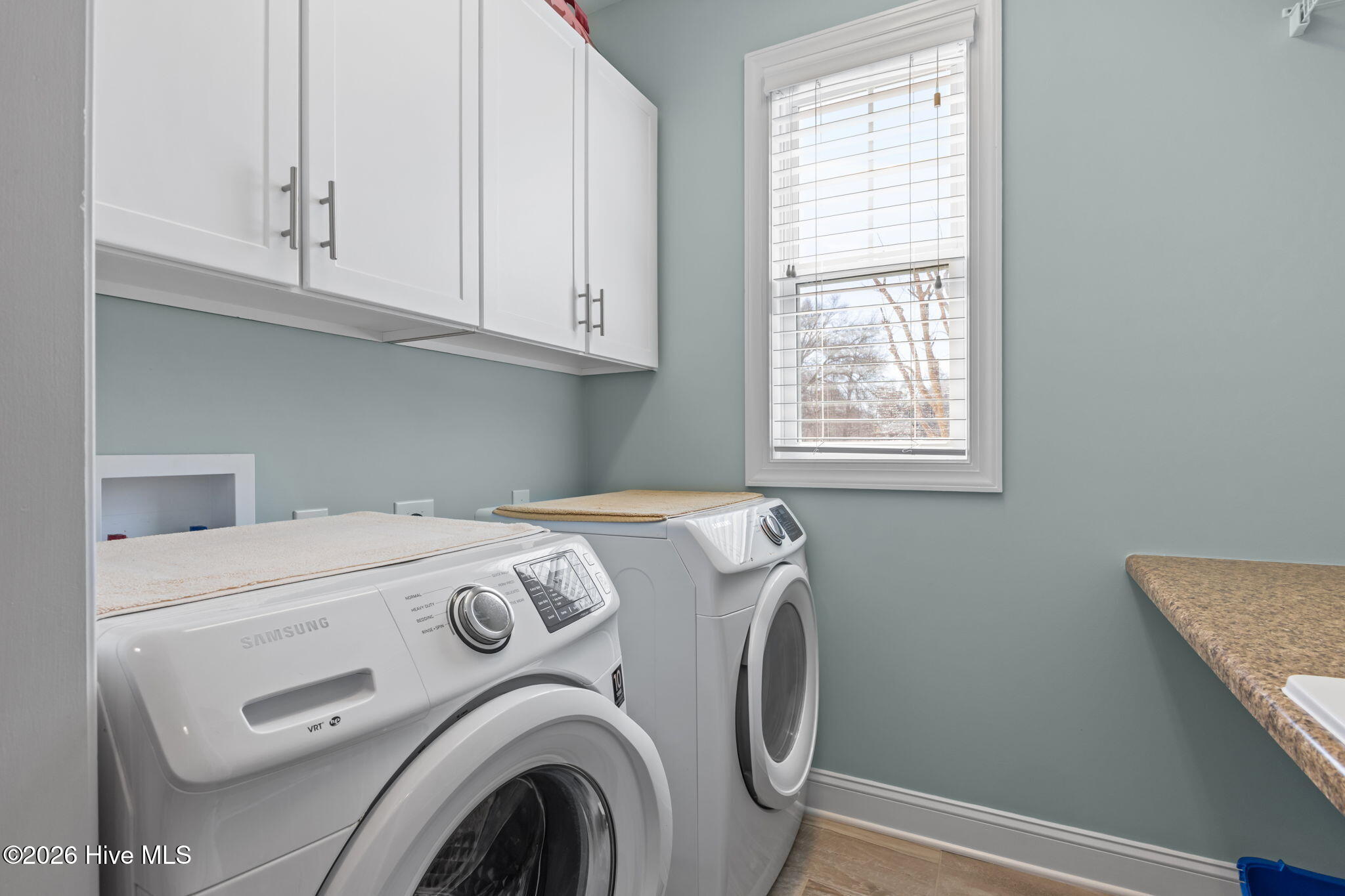 100560213 | Photo 17