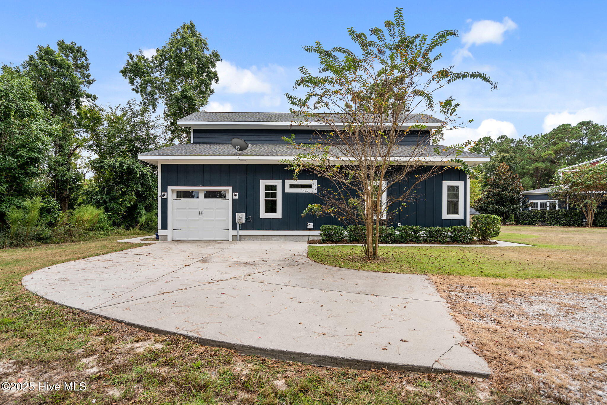 100532333 | Photo 96