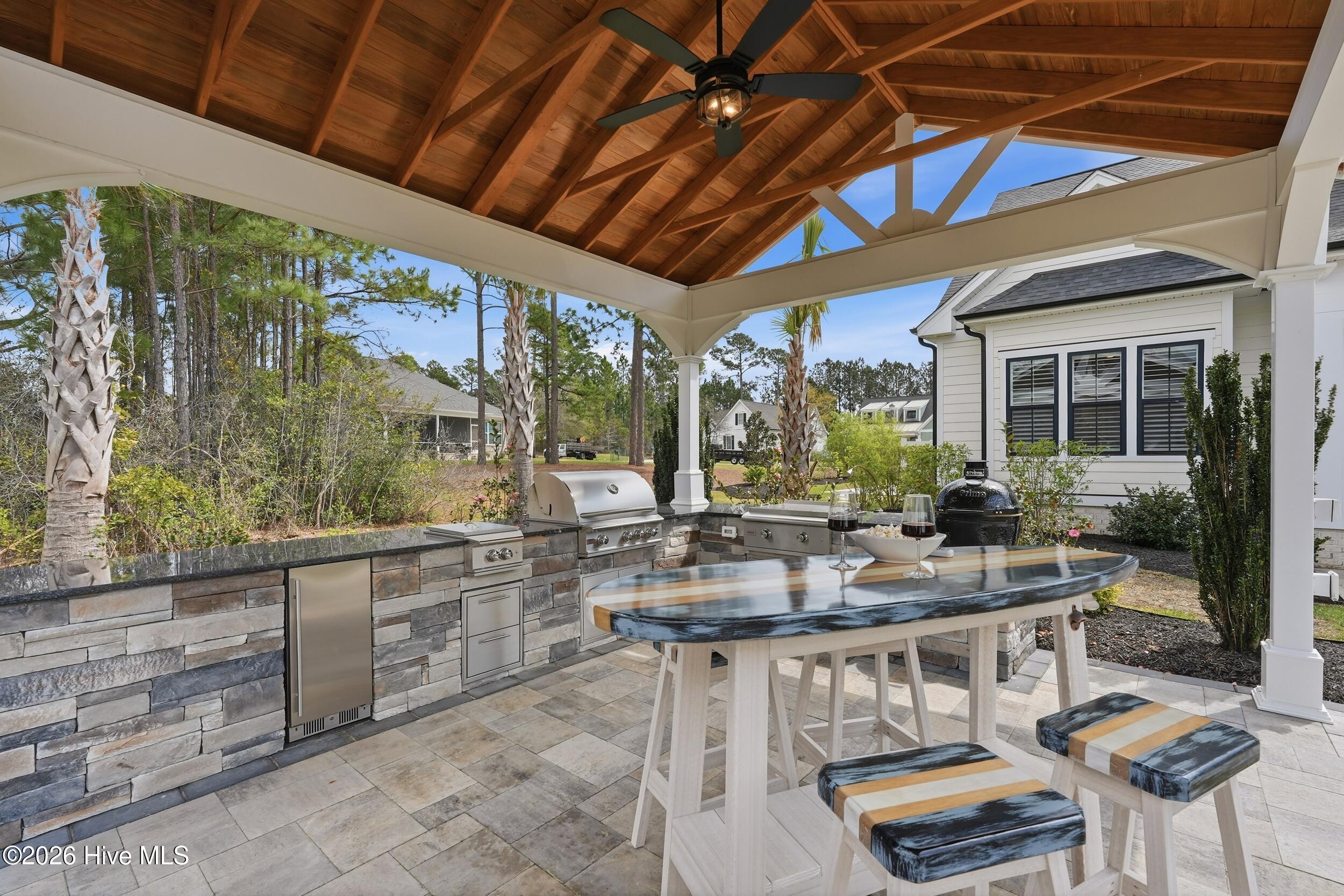 100563980 | Photo 35