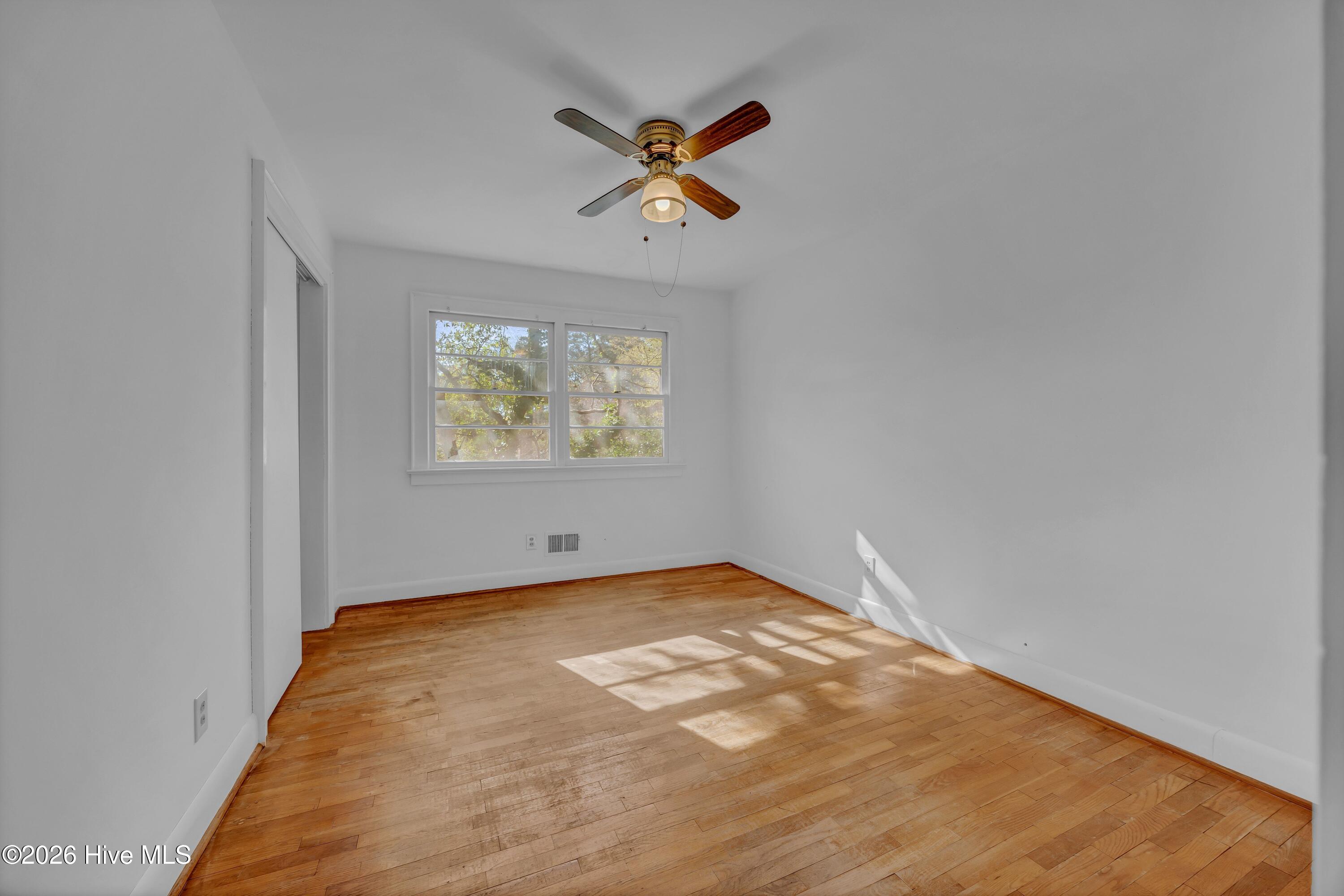 100560709 | Photo 22