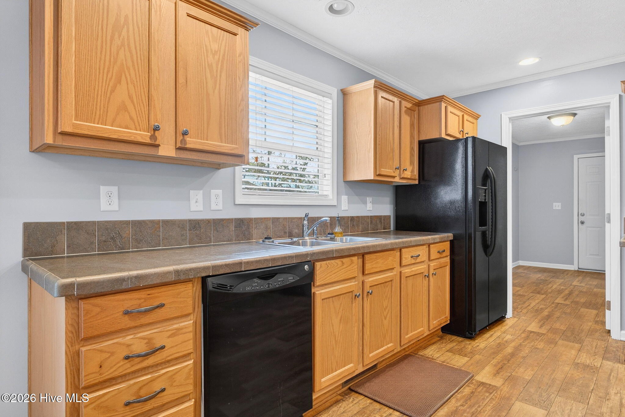 100557070 | Photo 16