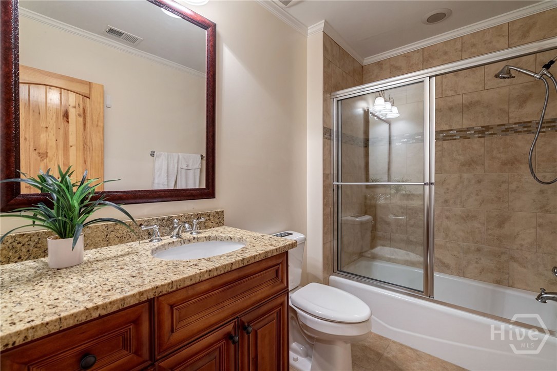 en suite bathroom