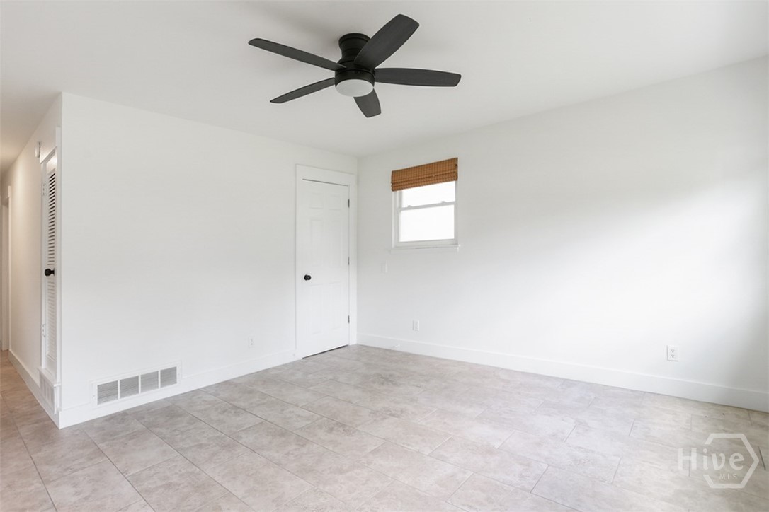 Photo 3 of Single family home for sale at 2332 Bona Bella Ave, Savannah, GA 31406 | MLS# SA360158 | Listing updated on 2026-09-23