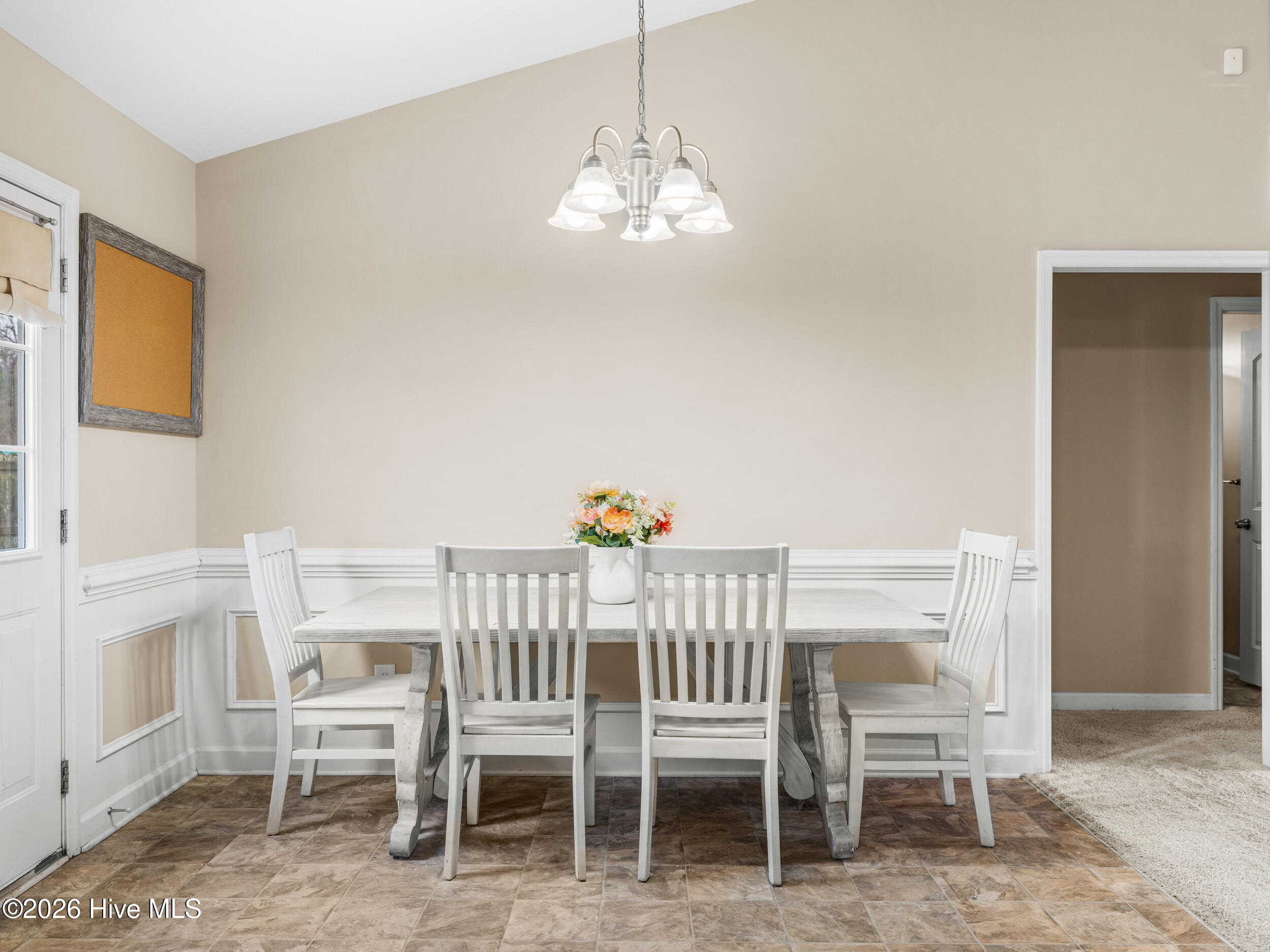 100552260 | Photo 14