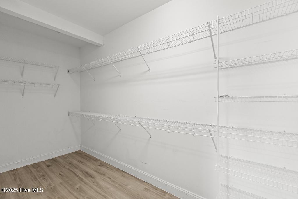 100535283 | Photo 11