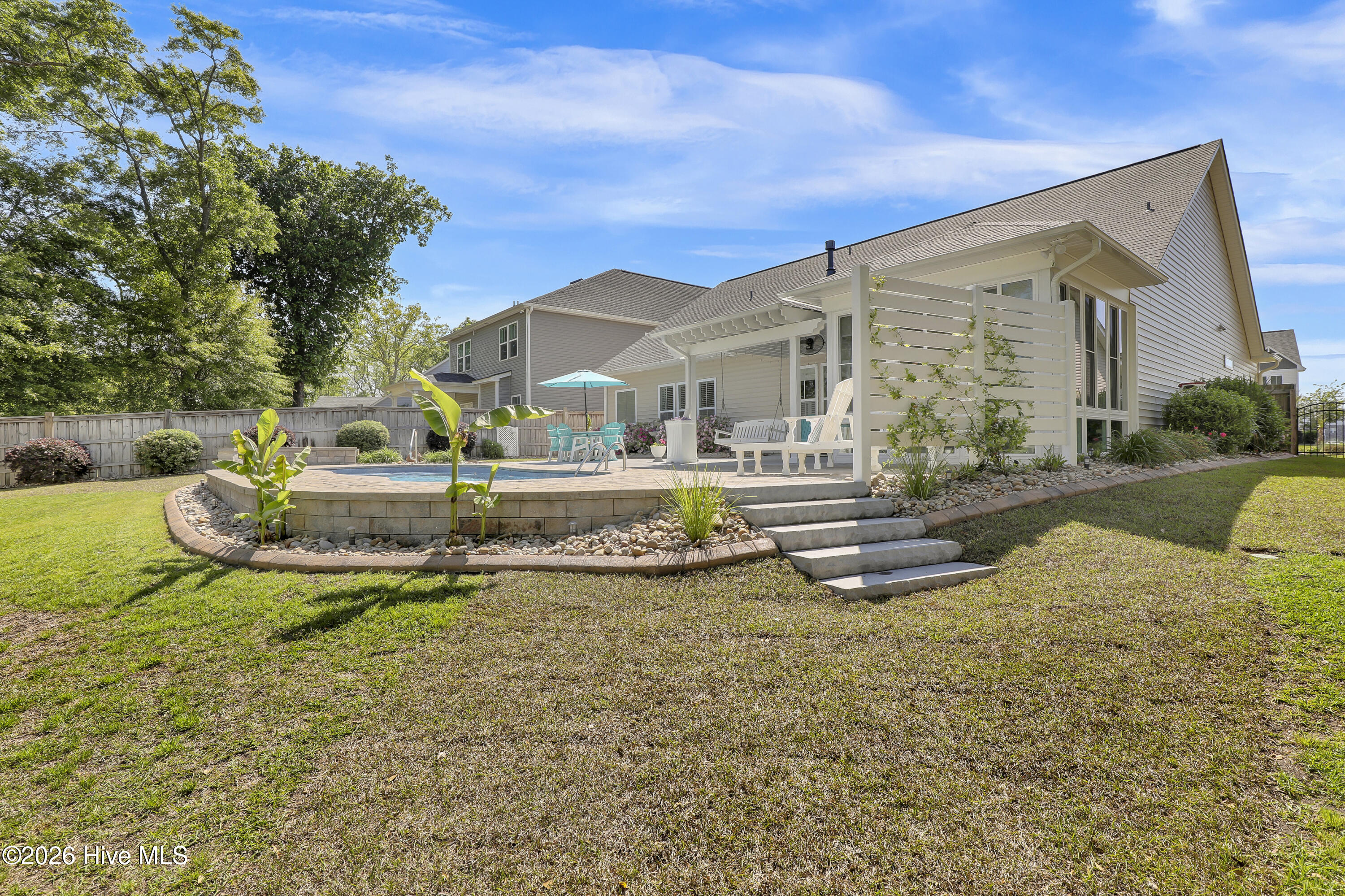 100567607 | Photo 47