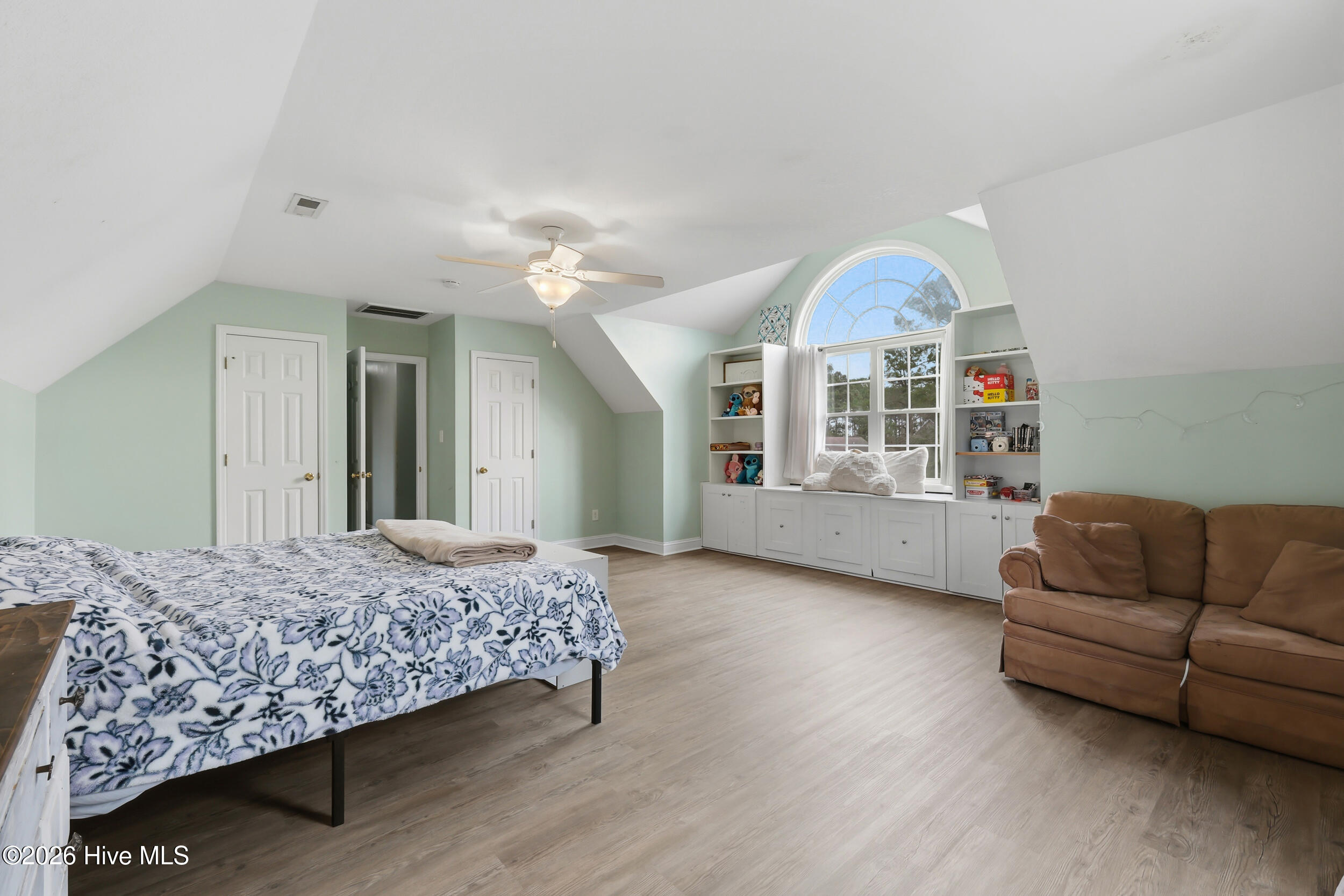 100551243 | Photo 26