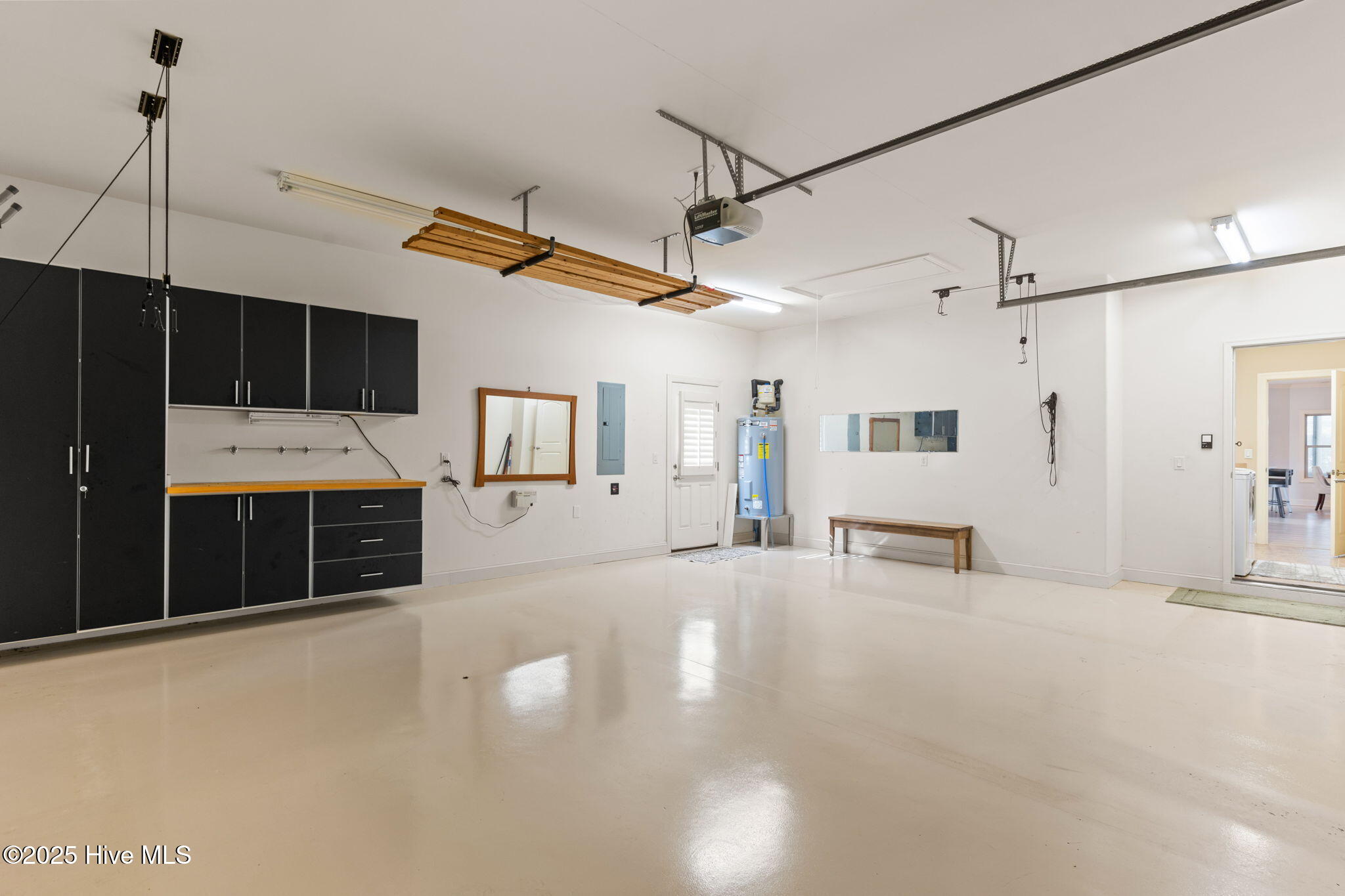 100538069 | Photo 28