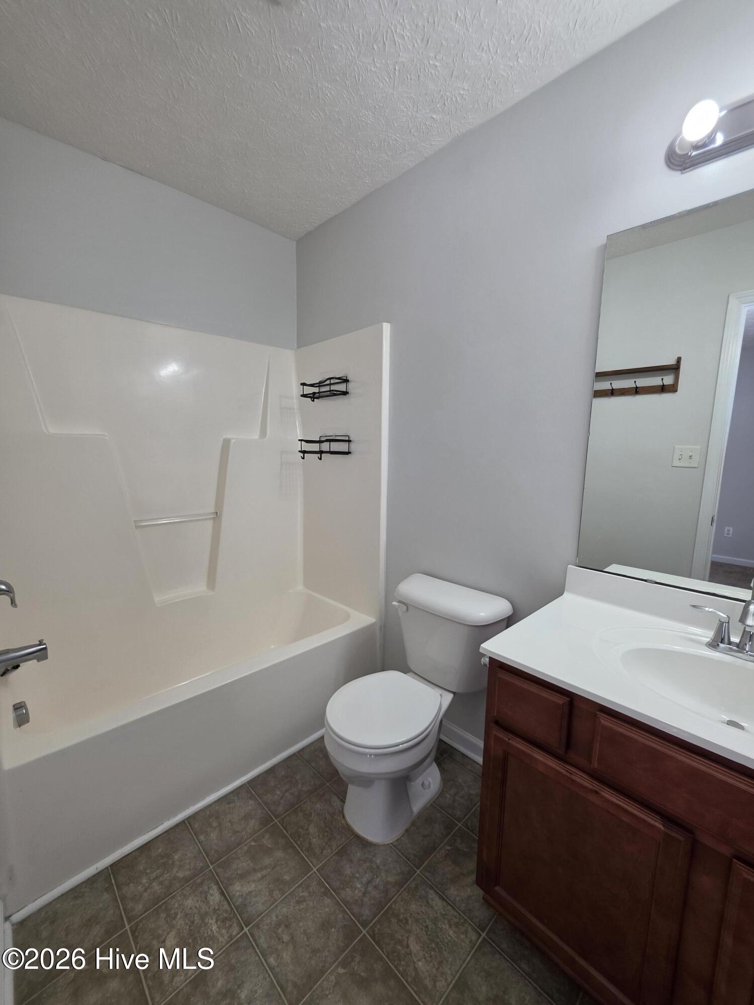 100561348 | Photo 11