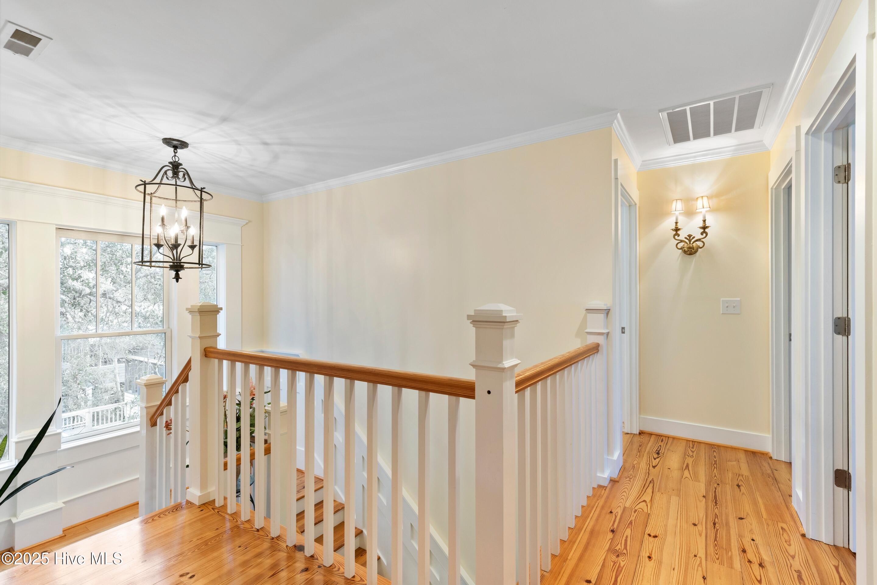 100544140 | Photo 47