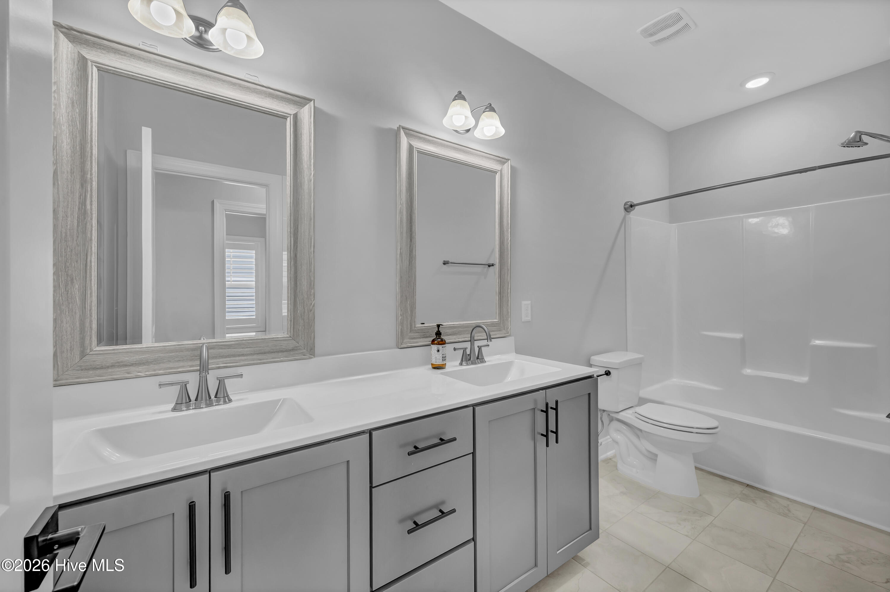 100565697 | Photo 31