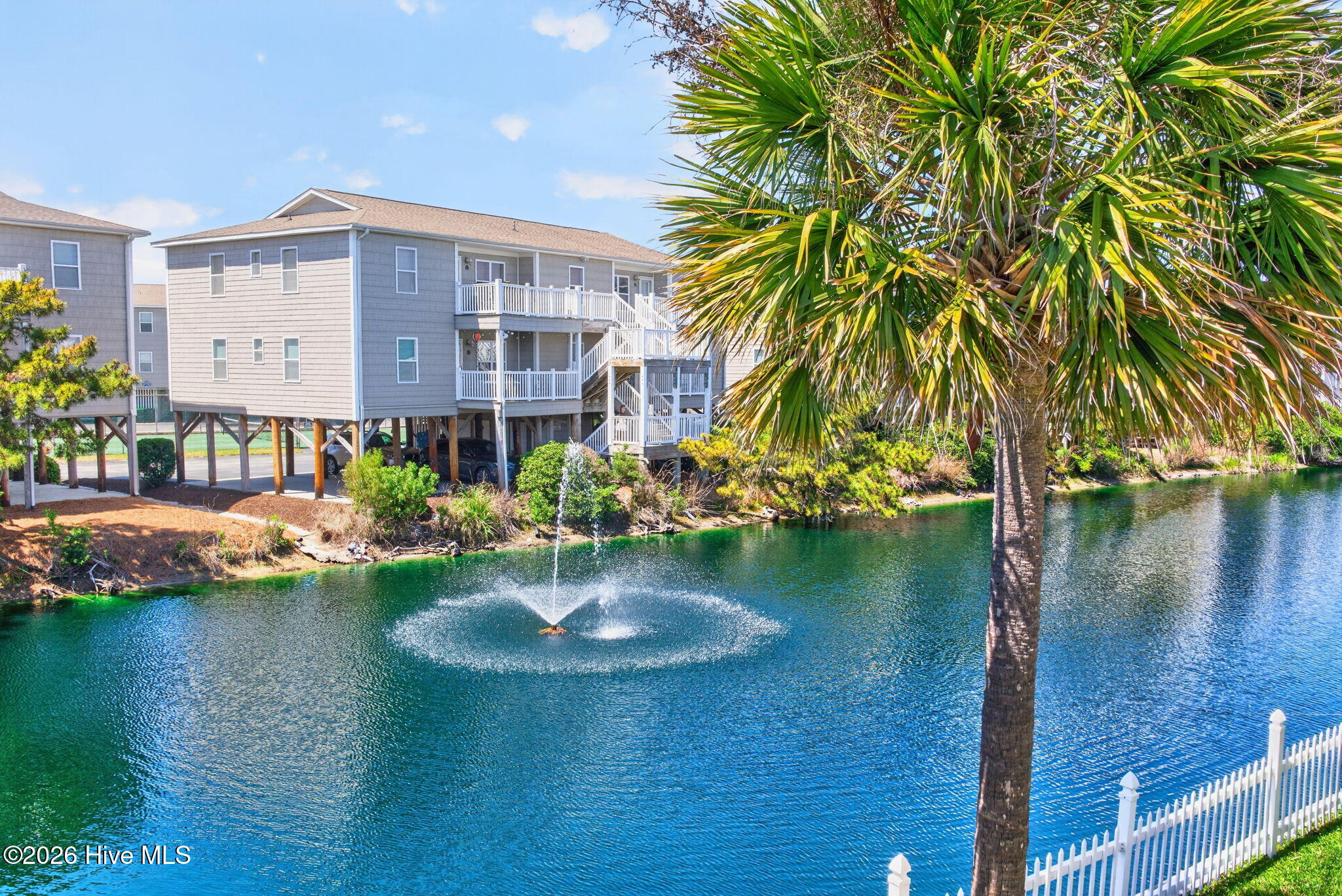 100566511 | Photo 41