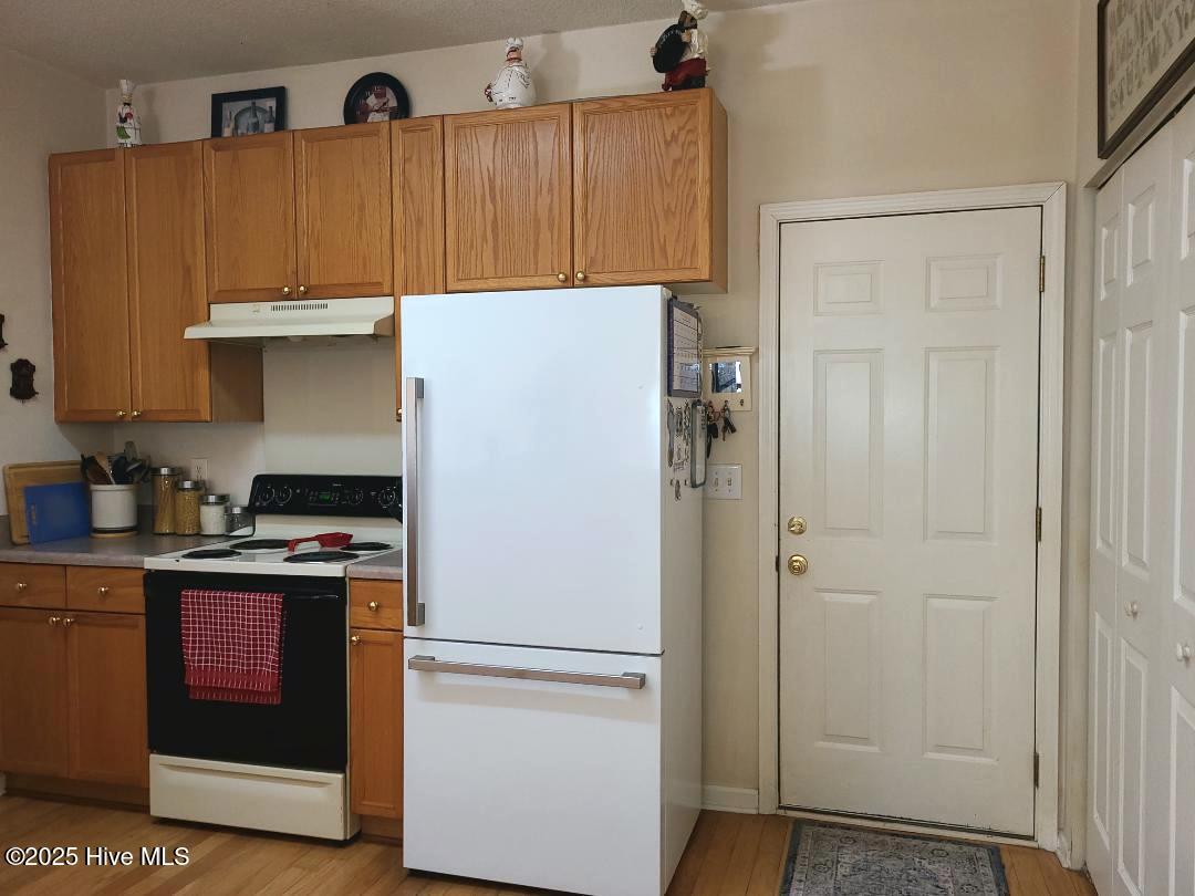 100545886 | Photo 12