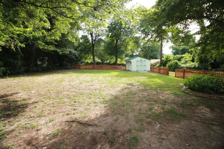 Exterior photo of 390 W Connecticut Avenue, Southern Pines, NC 28387. MLS: 100581168