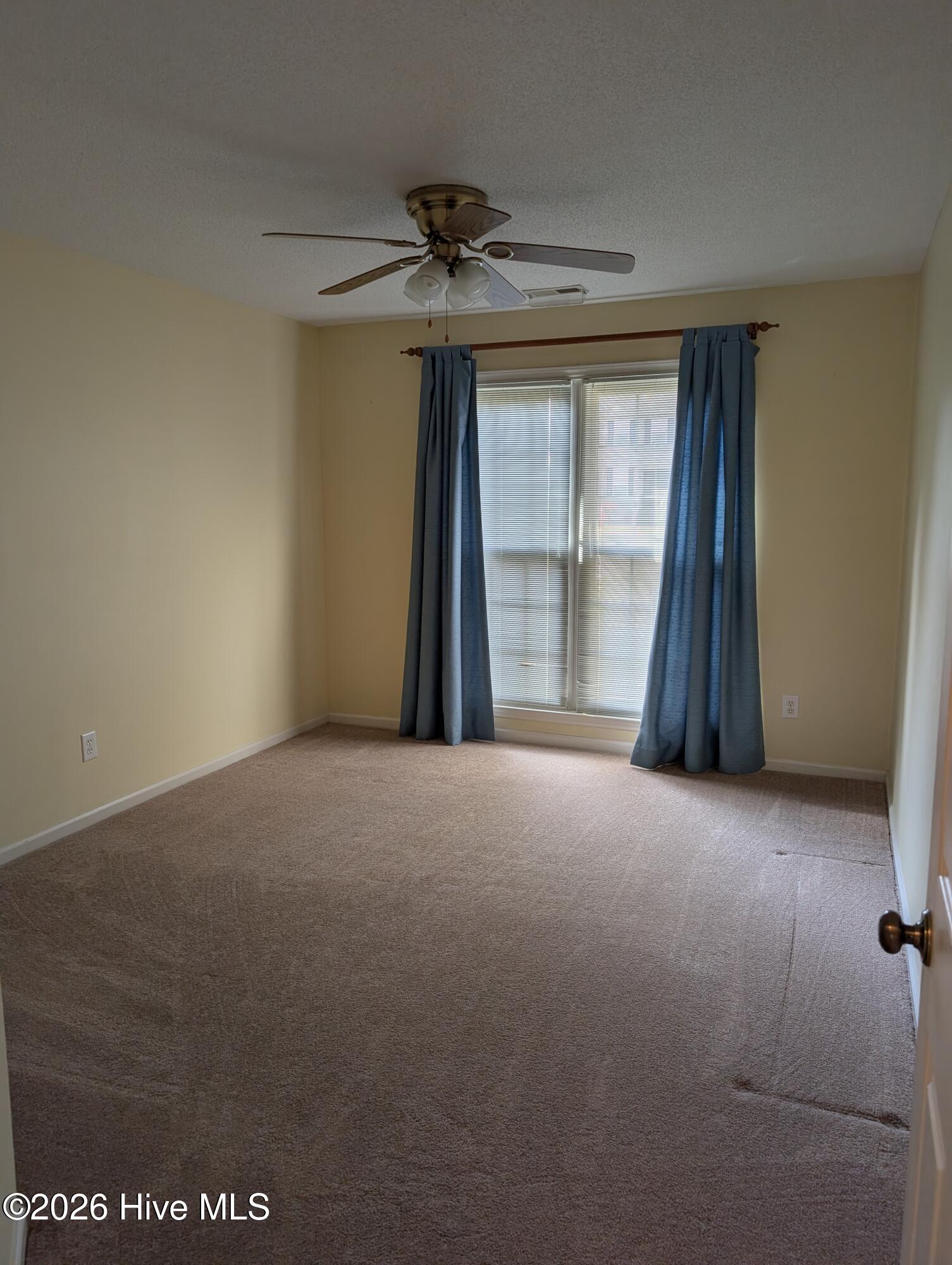 100561832 | Photo 26