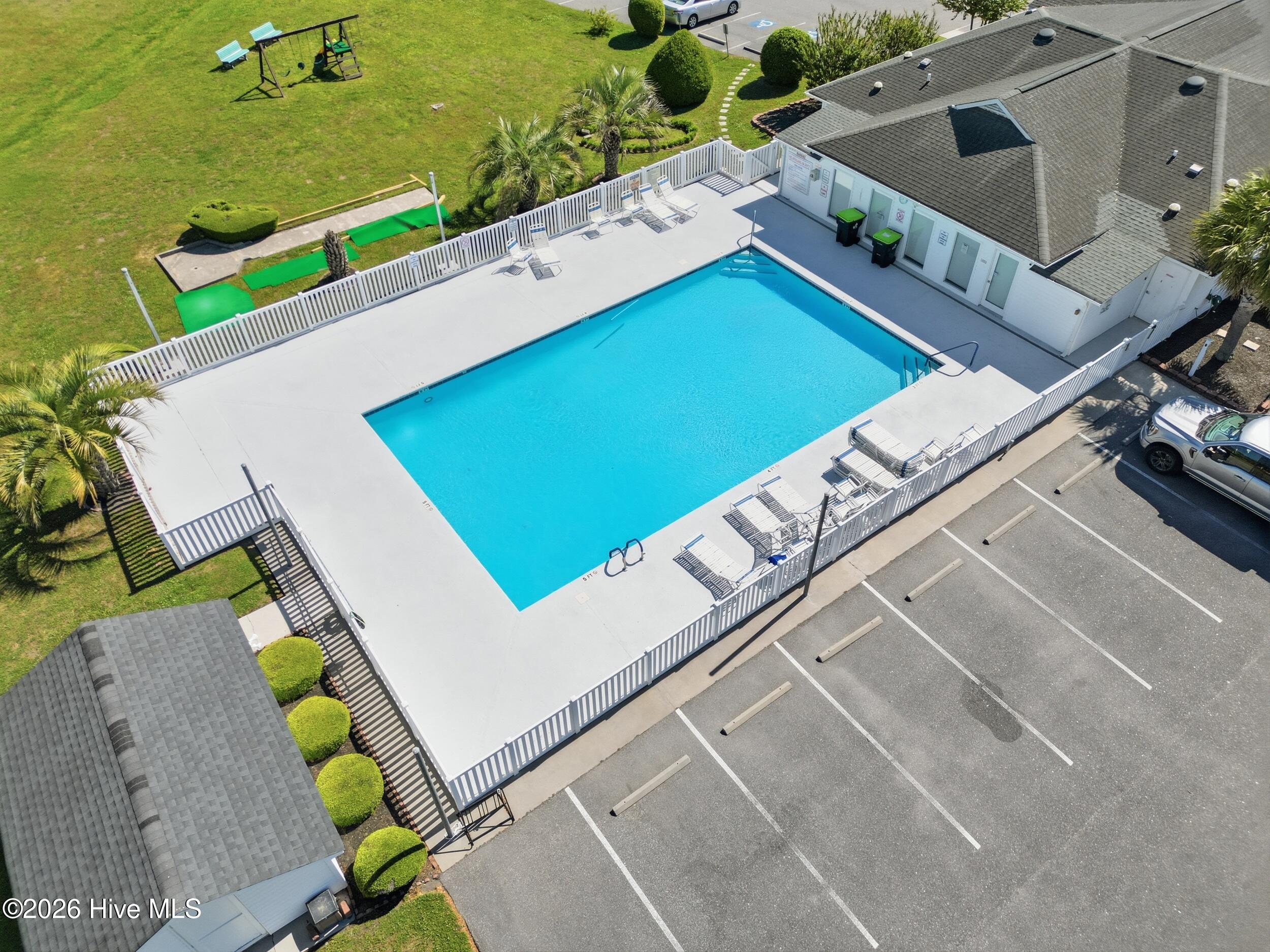 100567202 | Photo 49