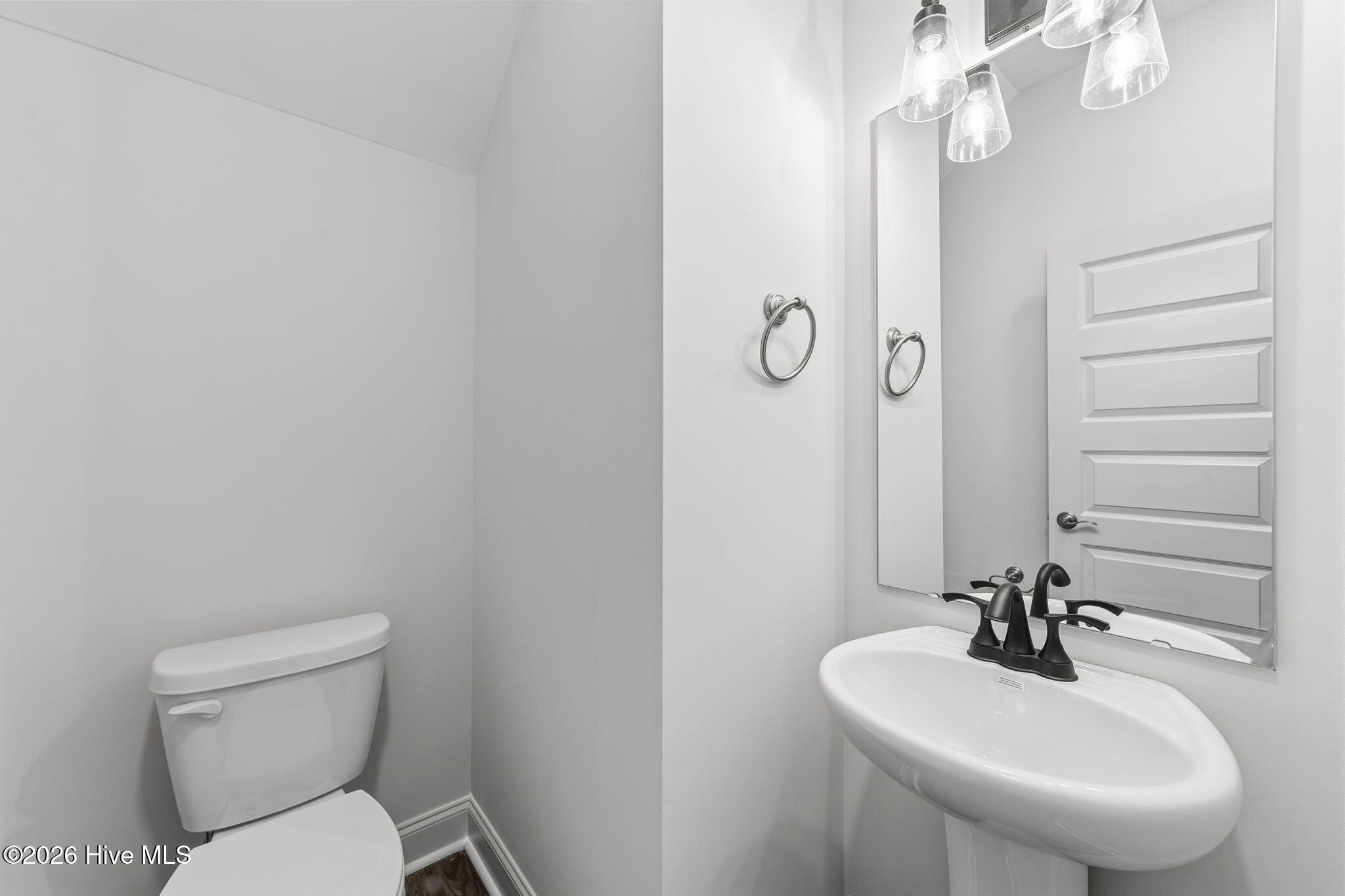 100528698 | Photo 14