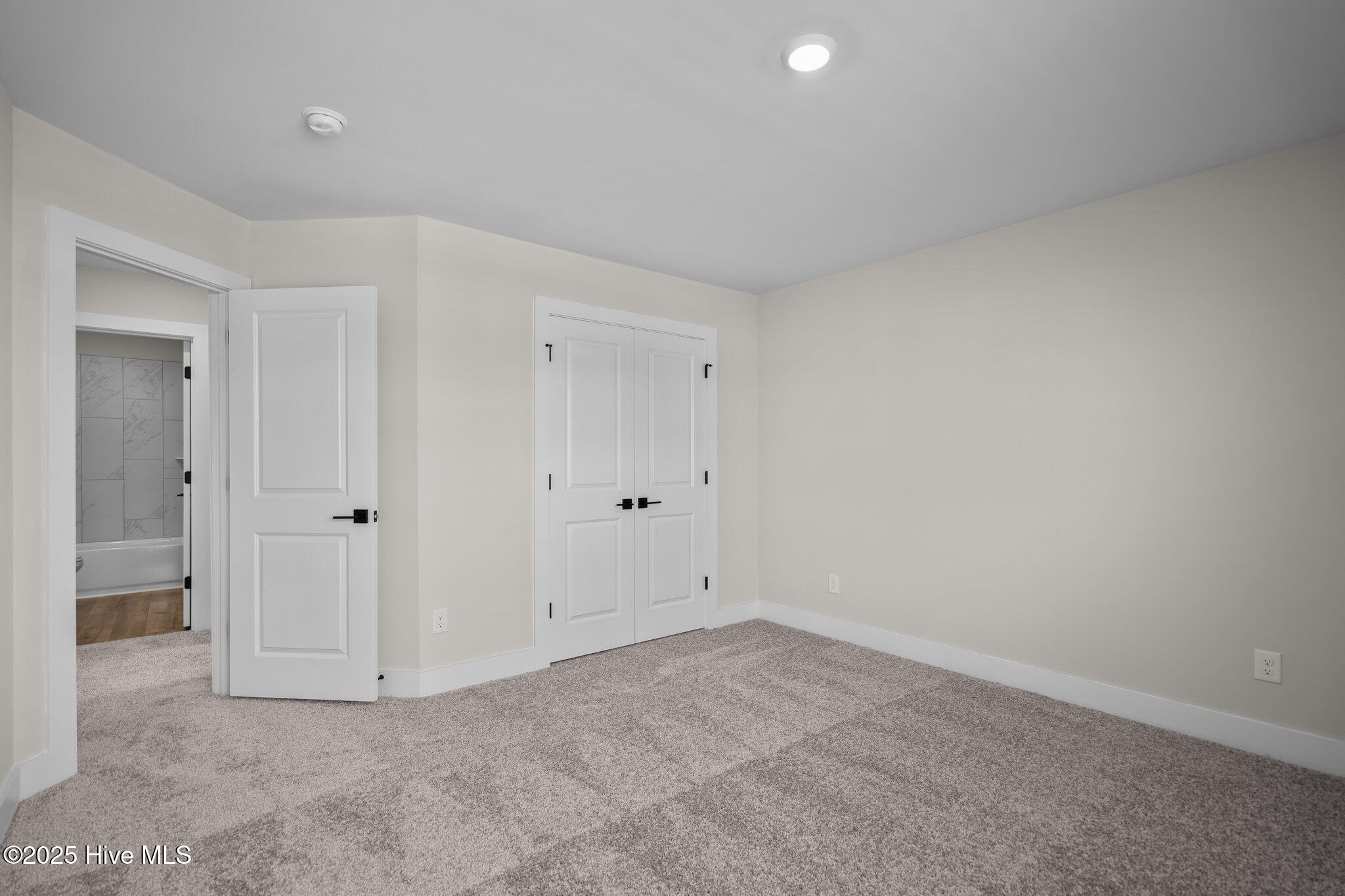 100540563 | Photo 28