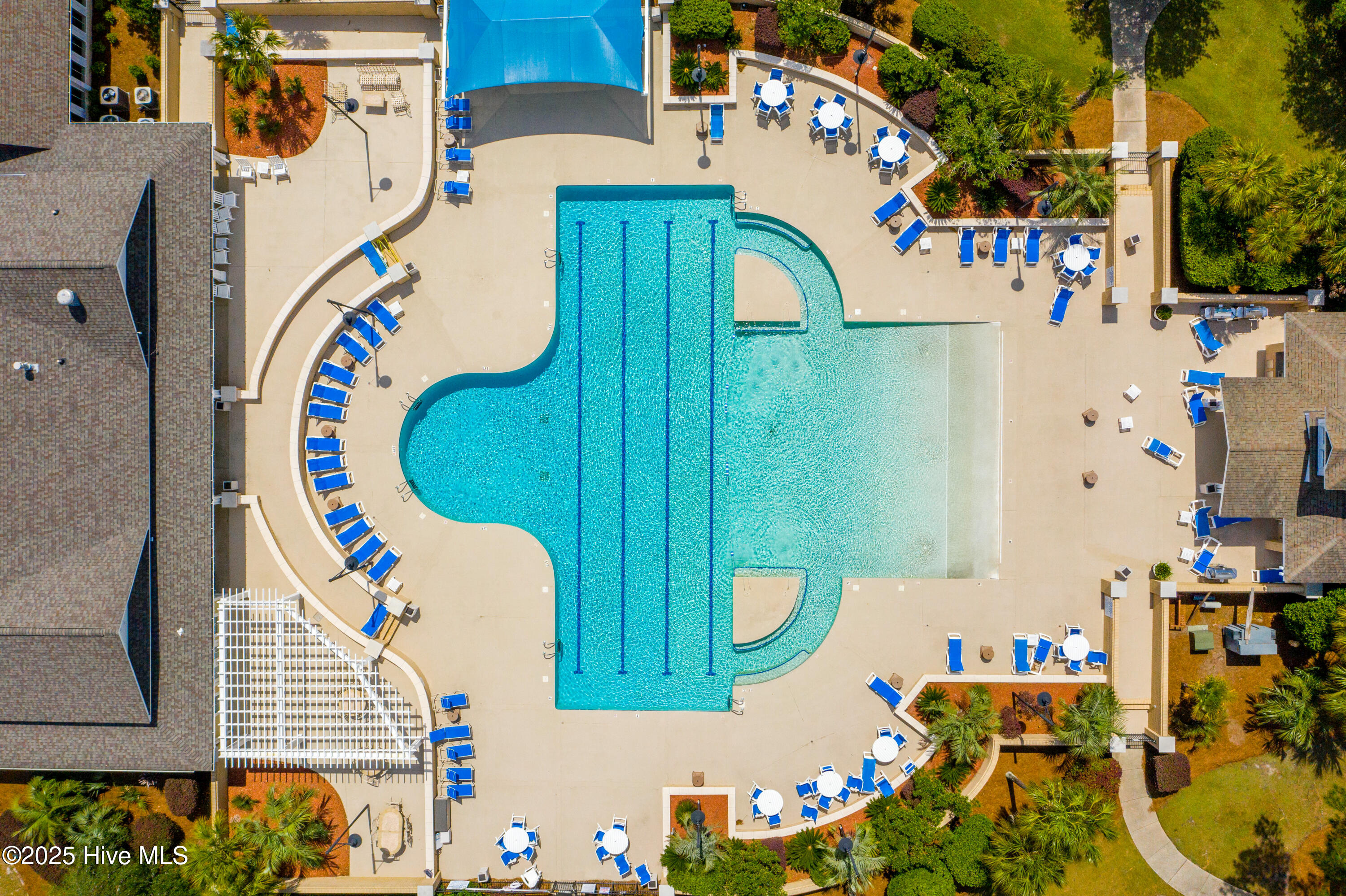 100544453 | Photo 38