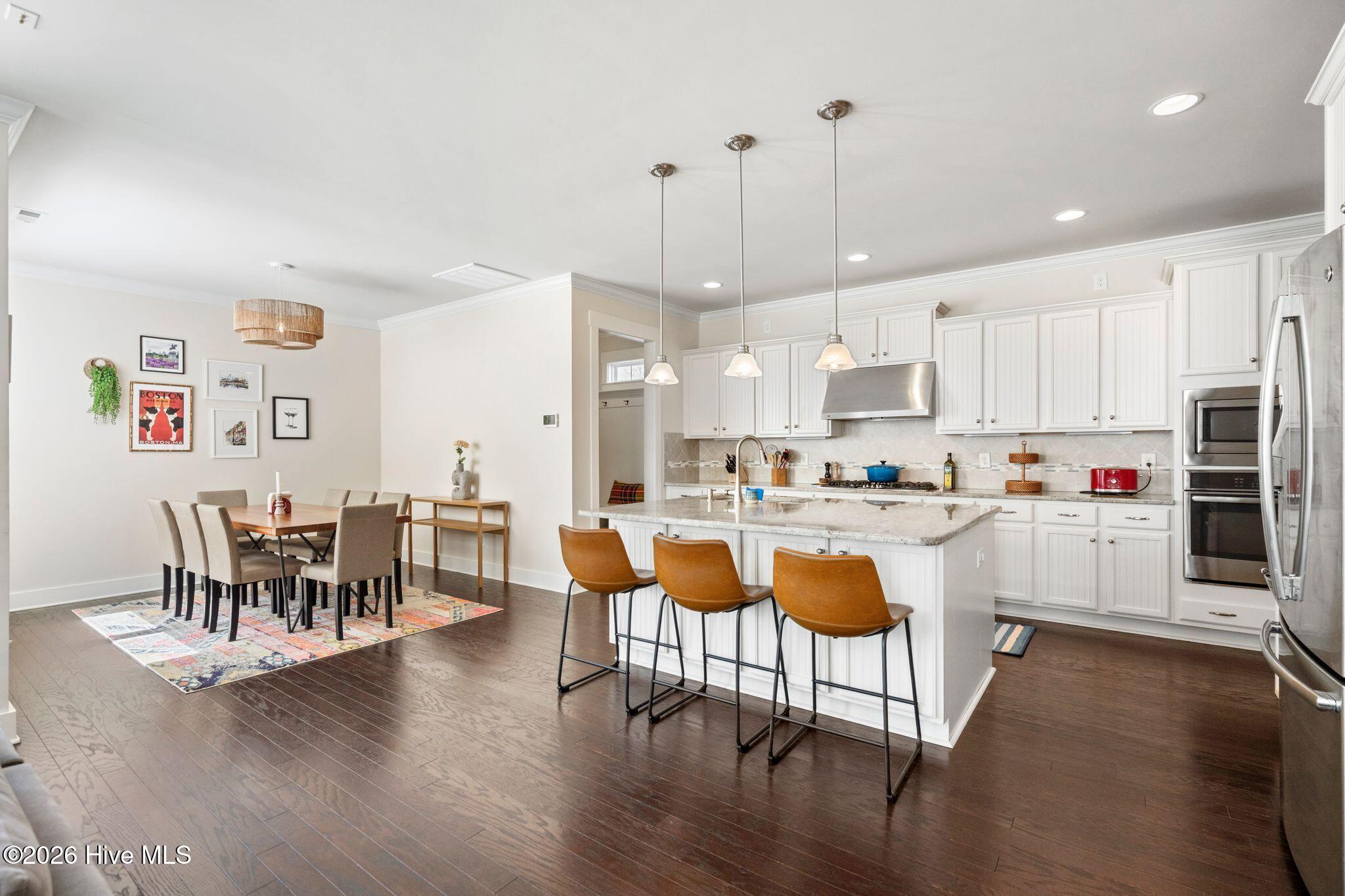 100558844 | Photo 12