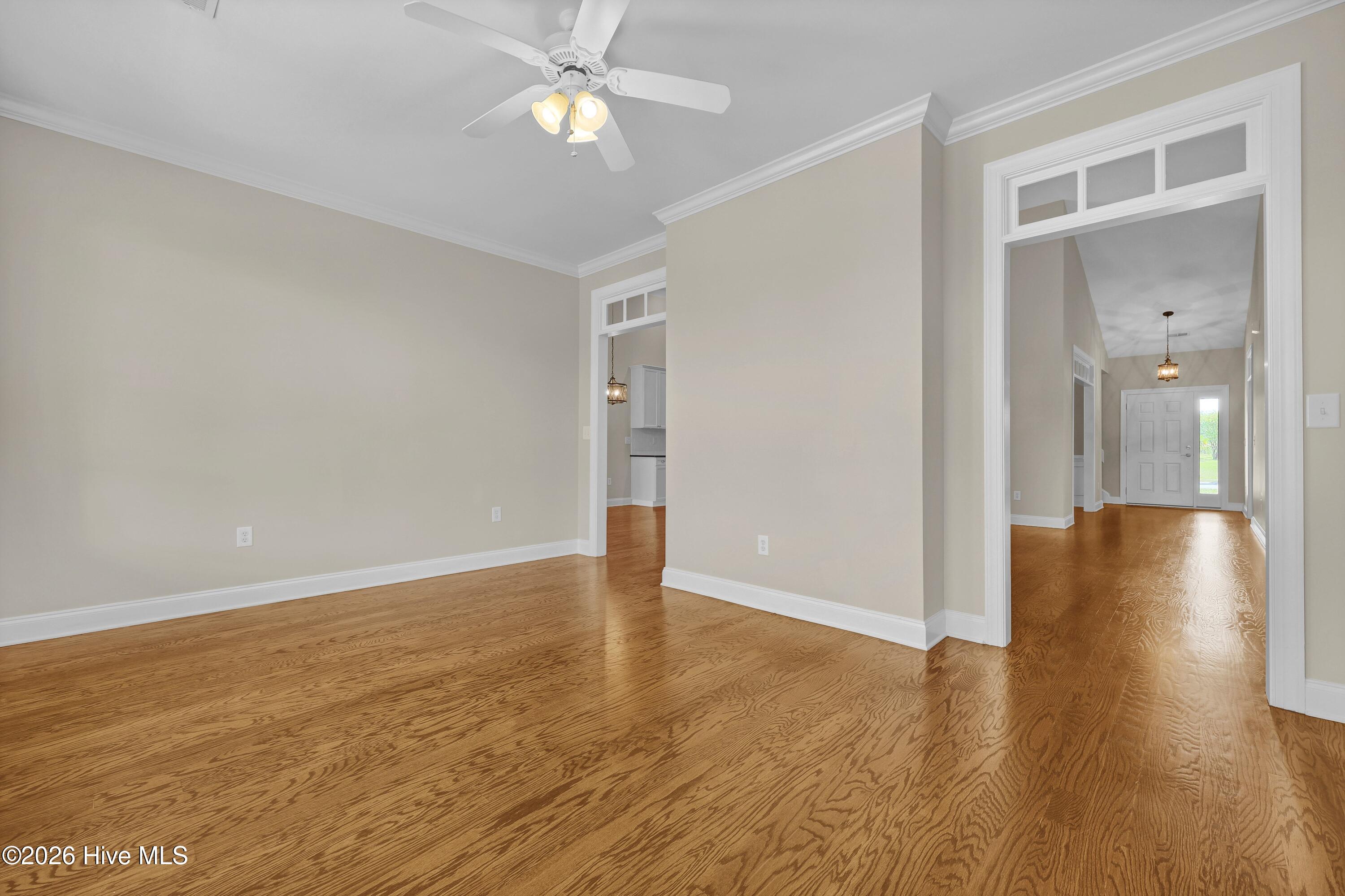 100567268 | Photo 21