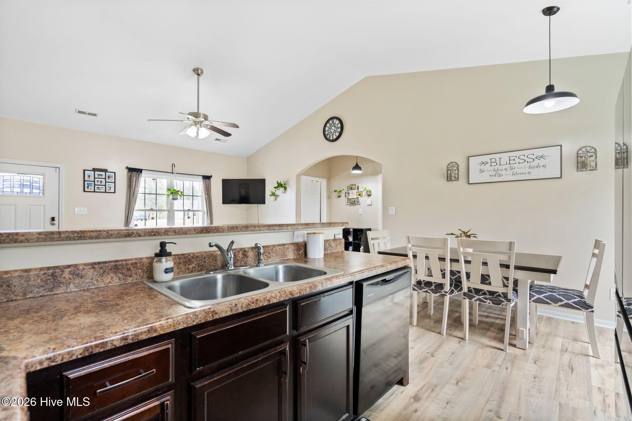 104 Lilac Lane, Richlands, NC, 28574