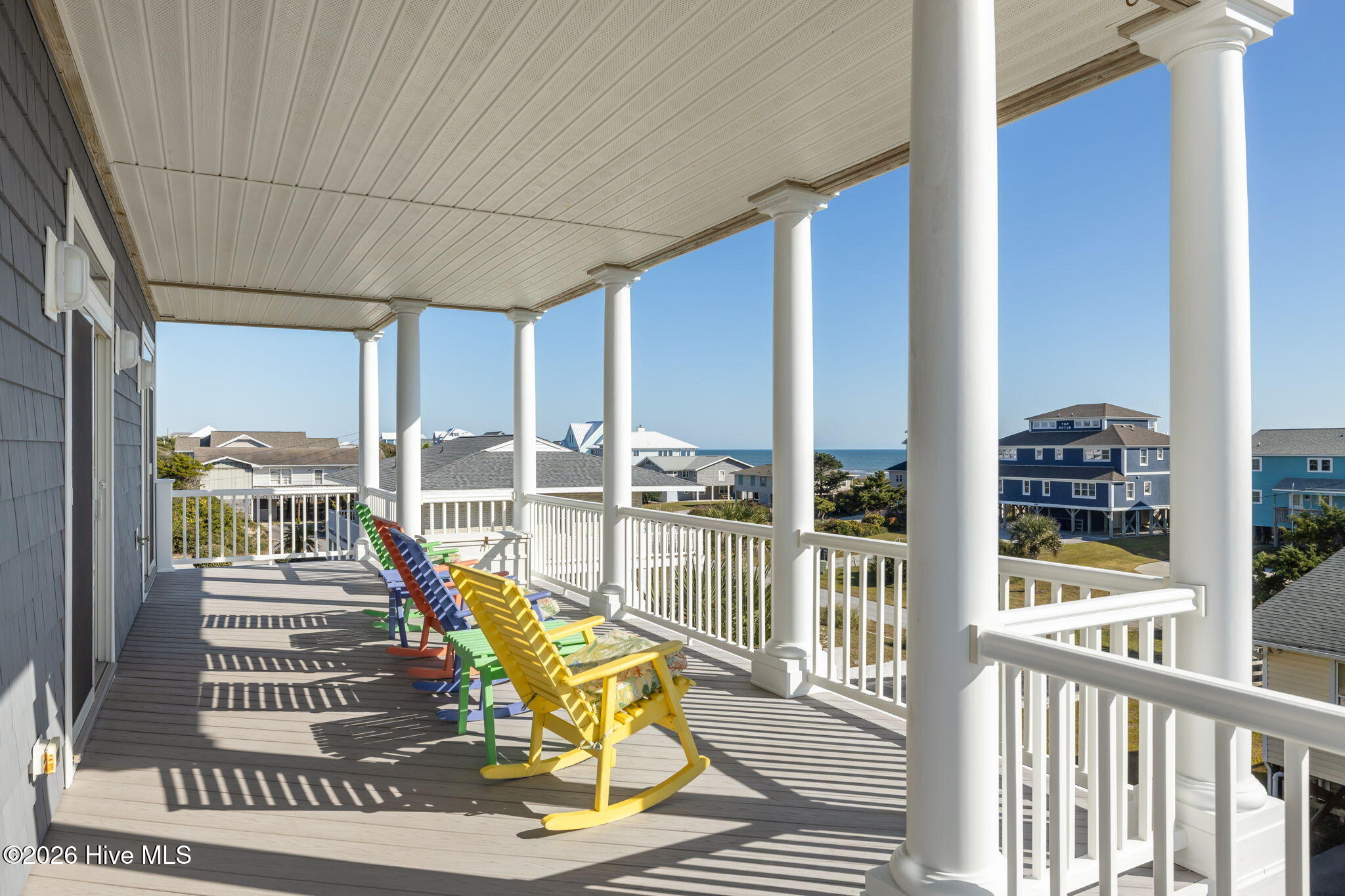 100549287 | Photo 43