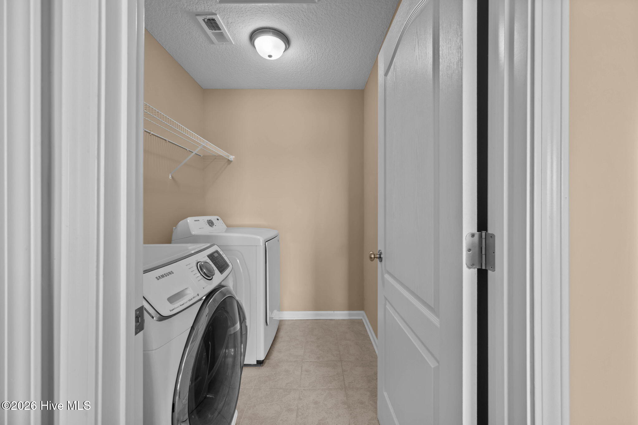 100567705 | Photo 26