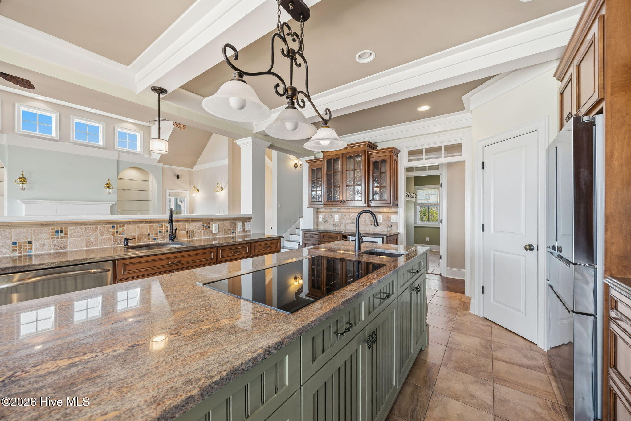 100561060 | Photo 19