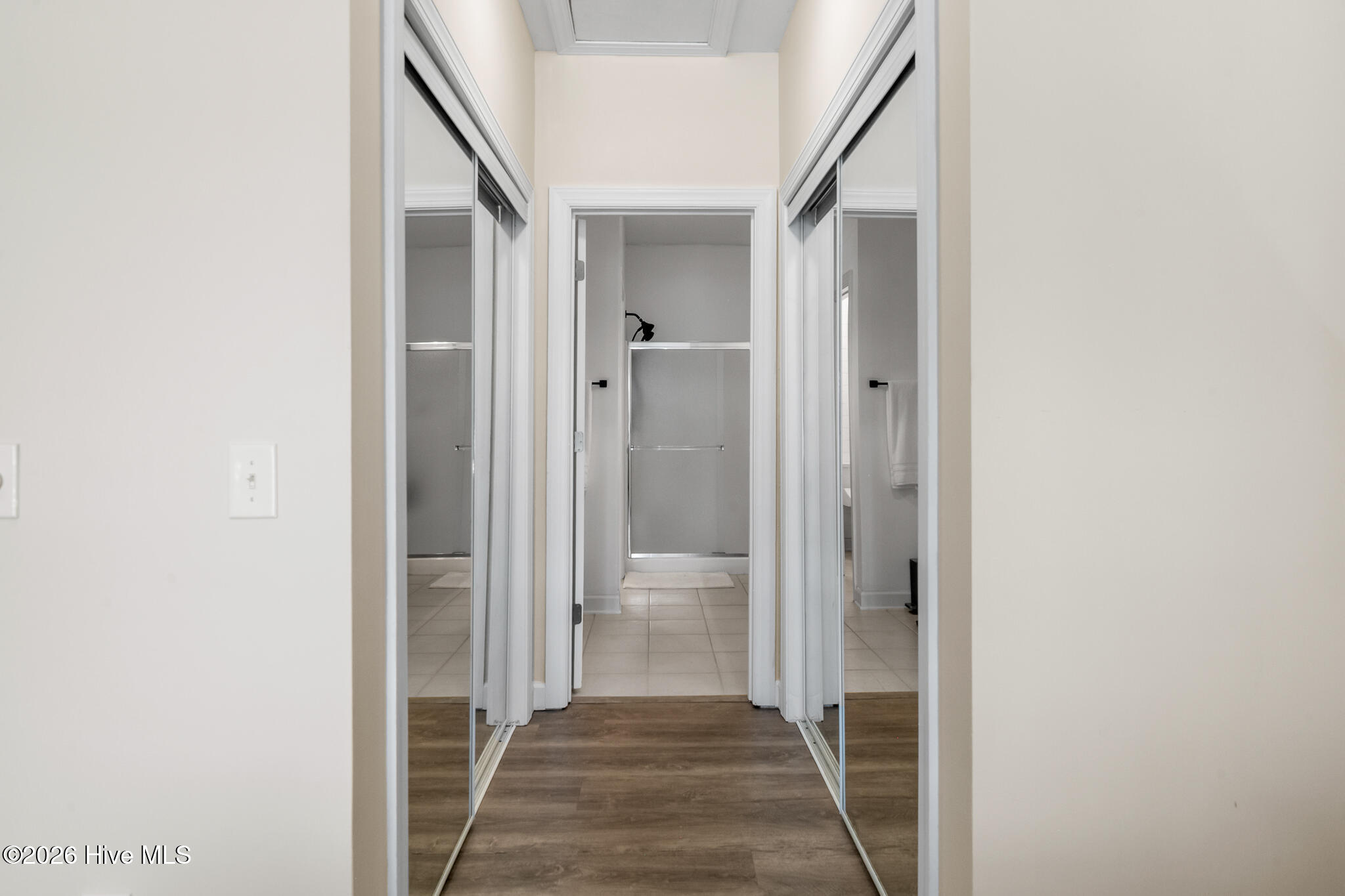 100568438 | Photo 24