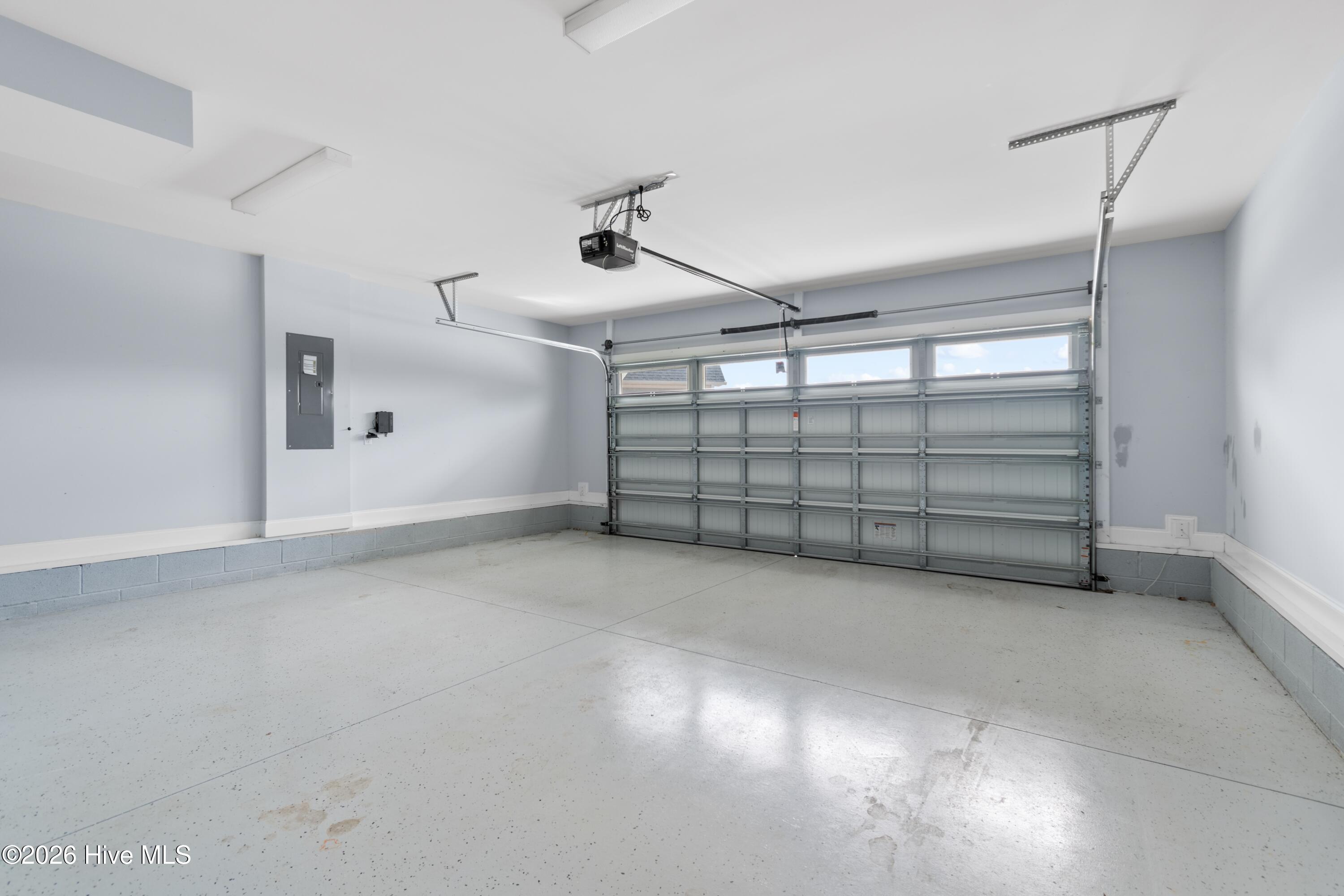 100549158 | Photo 31