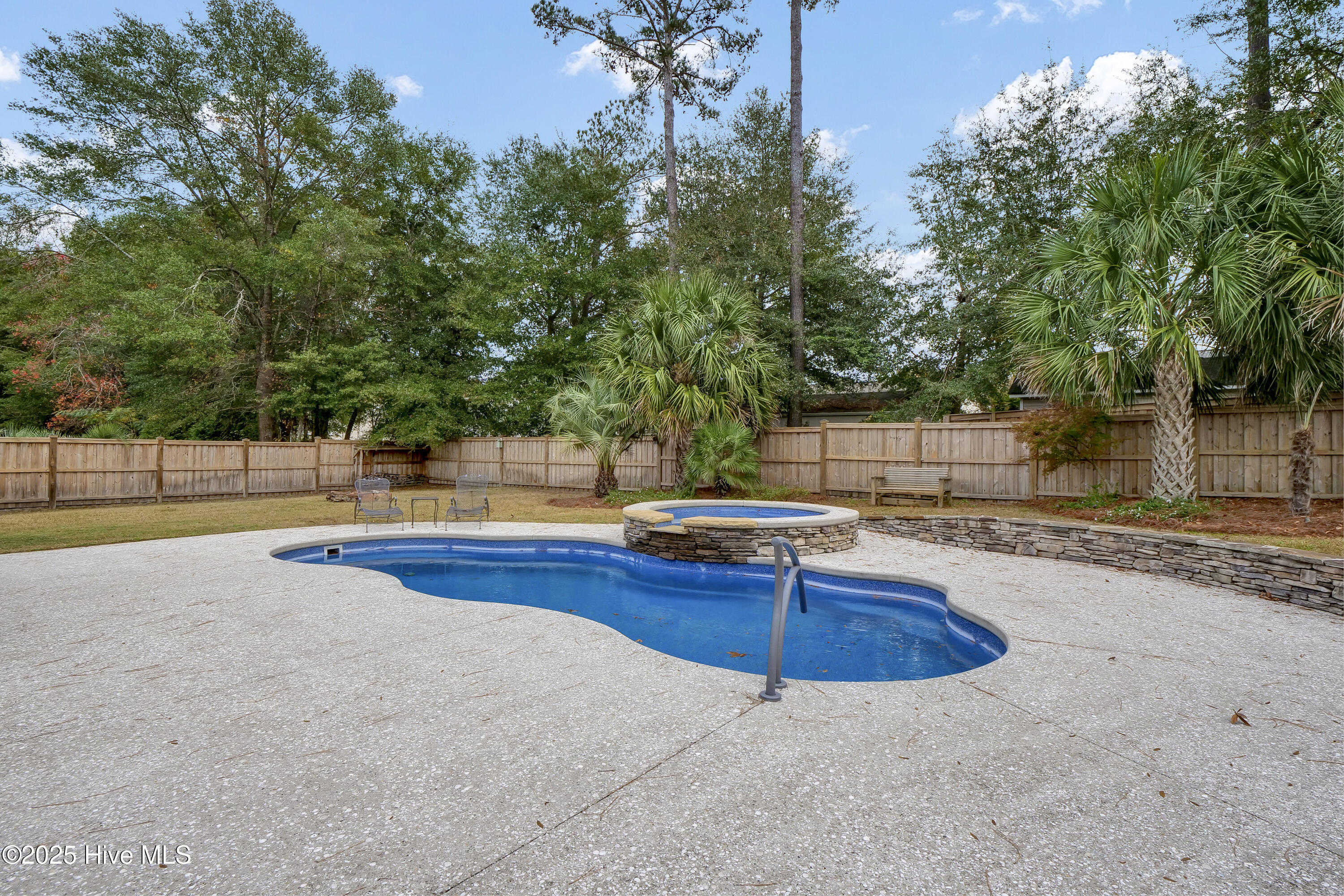 100543498 | Photo 45