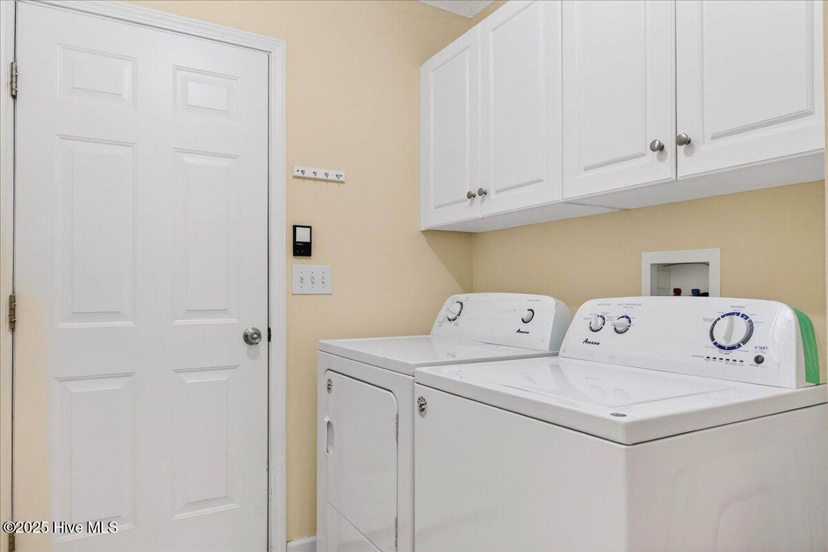 100543204 | Photo 46