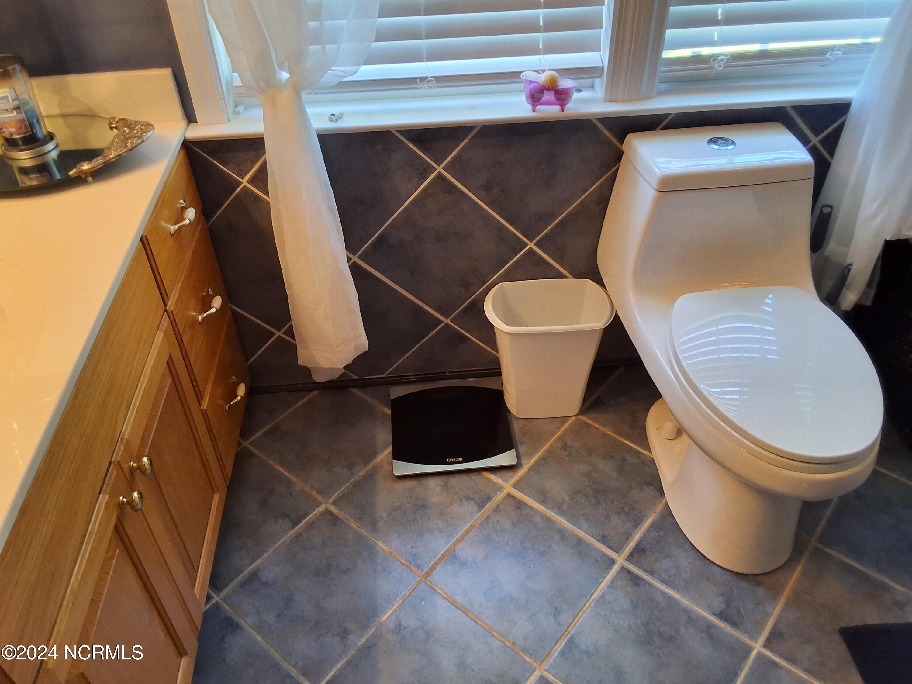 100463336 | Photo 32