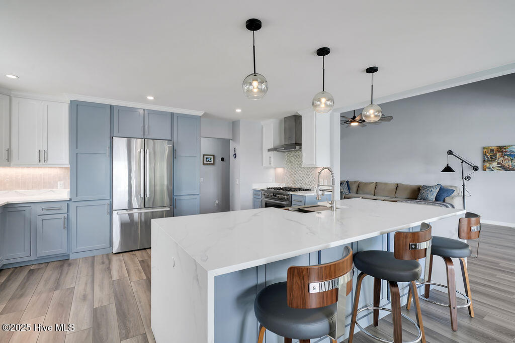 100553709 | Photo 15